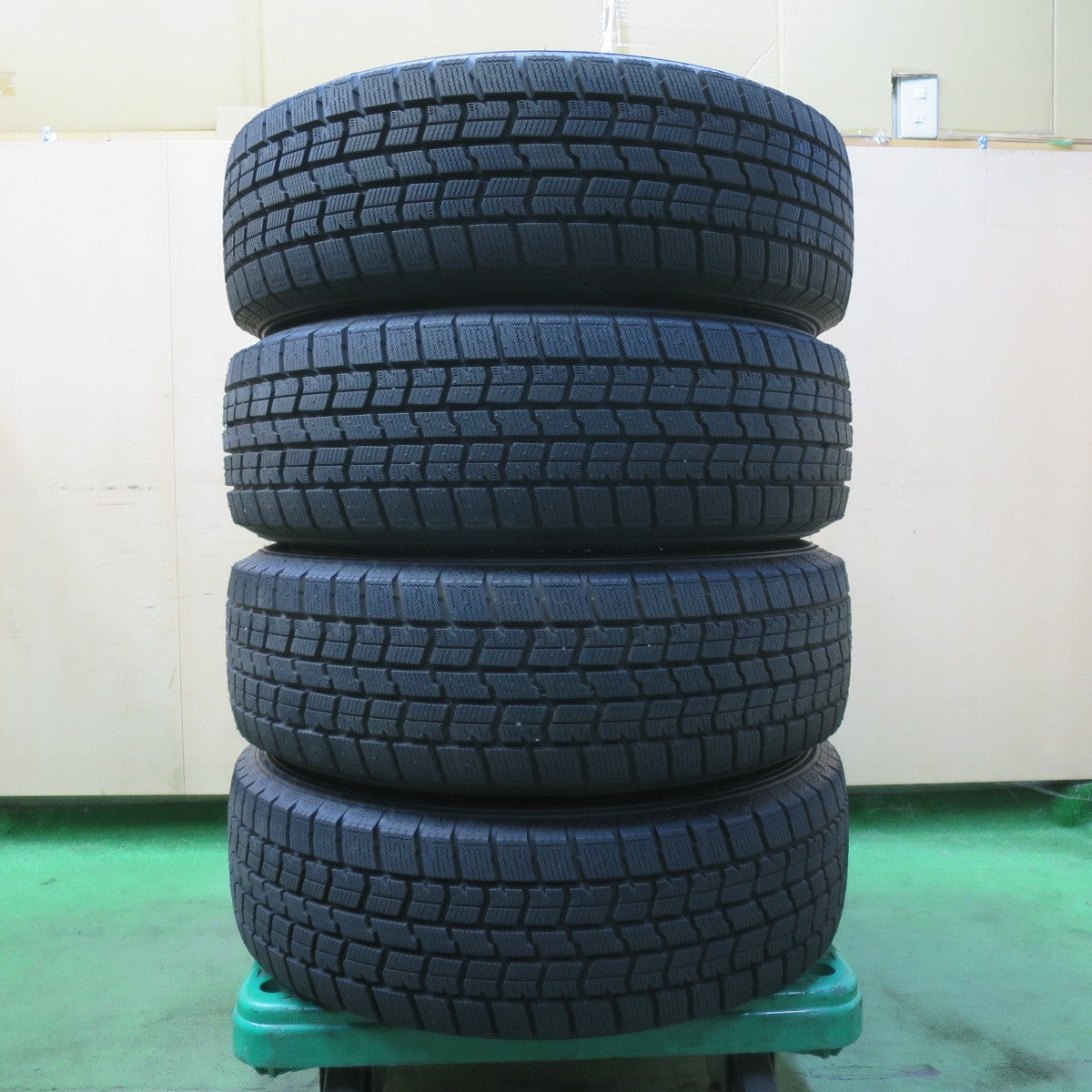 超バリ溝!22年!キレイ!ほぼ10分★ライズ ロッキー 等 195/65R16 スタッドレス グッドイヤー アイスナビ7 ravrion RS01 ラブリオン 16インチ PCD100/5H★5090904イス