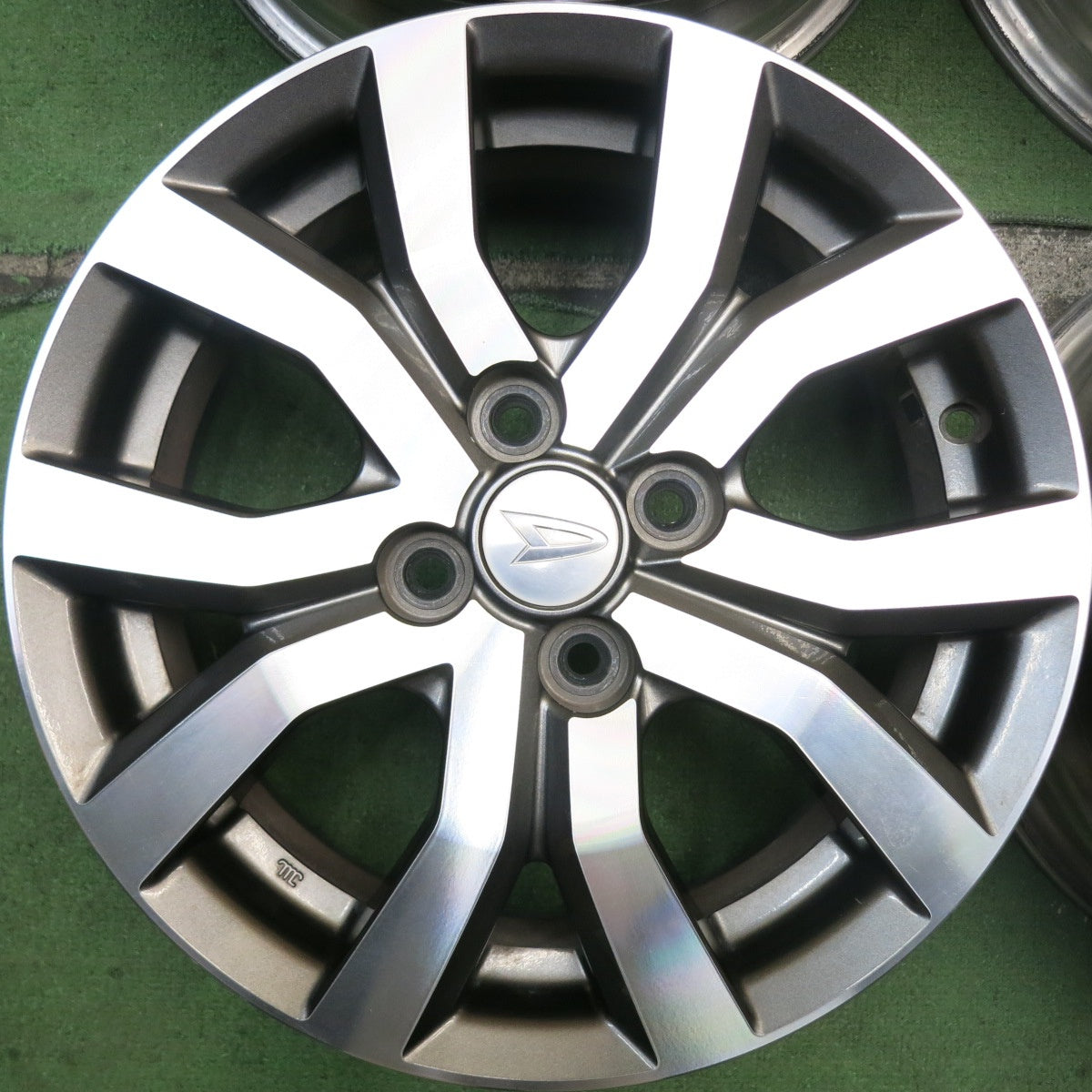 キレイ★ダイハツ トール 純正 ホイール 15インチ 15×5J タンク ルーミー 等 PCD100/4H★5081510HAホ