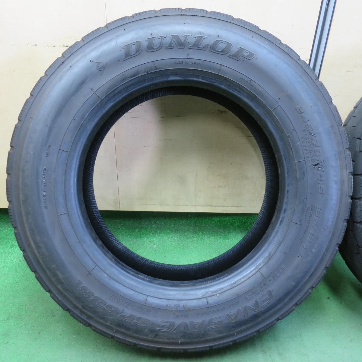 新車外し!25年!ほぼ未使用★トラック タイヤ 245/70R19.5 136/134J ダンロップ エナセーブ SP638L DECTES デクテス オールシーズン 19.5インチ★5052608イスタ
