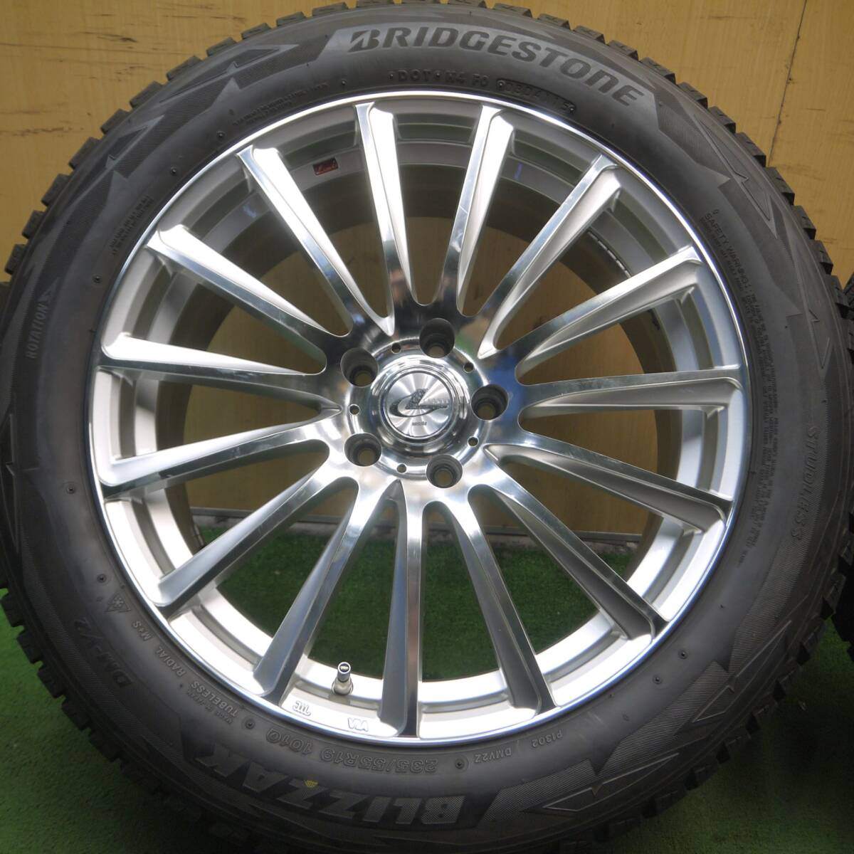 バリ溝!9分★スタッドレス LEONIS FW 235/55R19 ブリヂストン ブリザック DM-V2 レオニス 19インチ PCD114.3/5H★4070305Hス