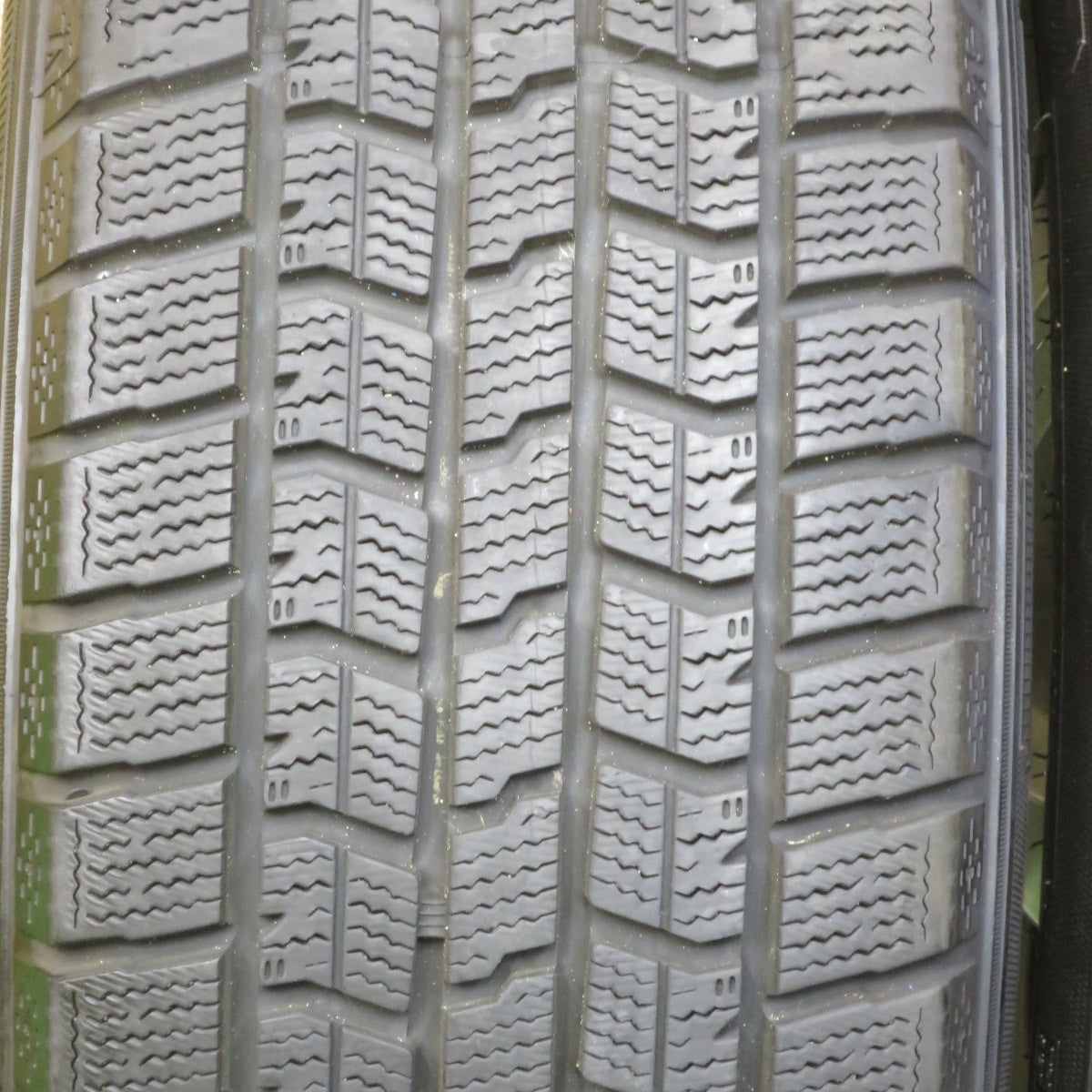 バリ溝!キレイ!9.5分★シエンタ 等 185/60R15 スタッドレス グッドイヤー アイスナビ7 ravrion RS01 ラブリオン 15インチ PCD100/5H★5092504TTス