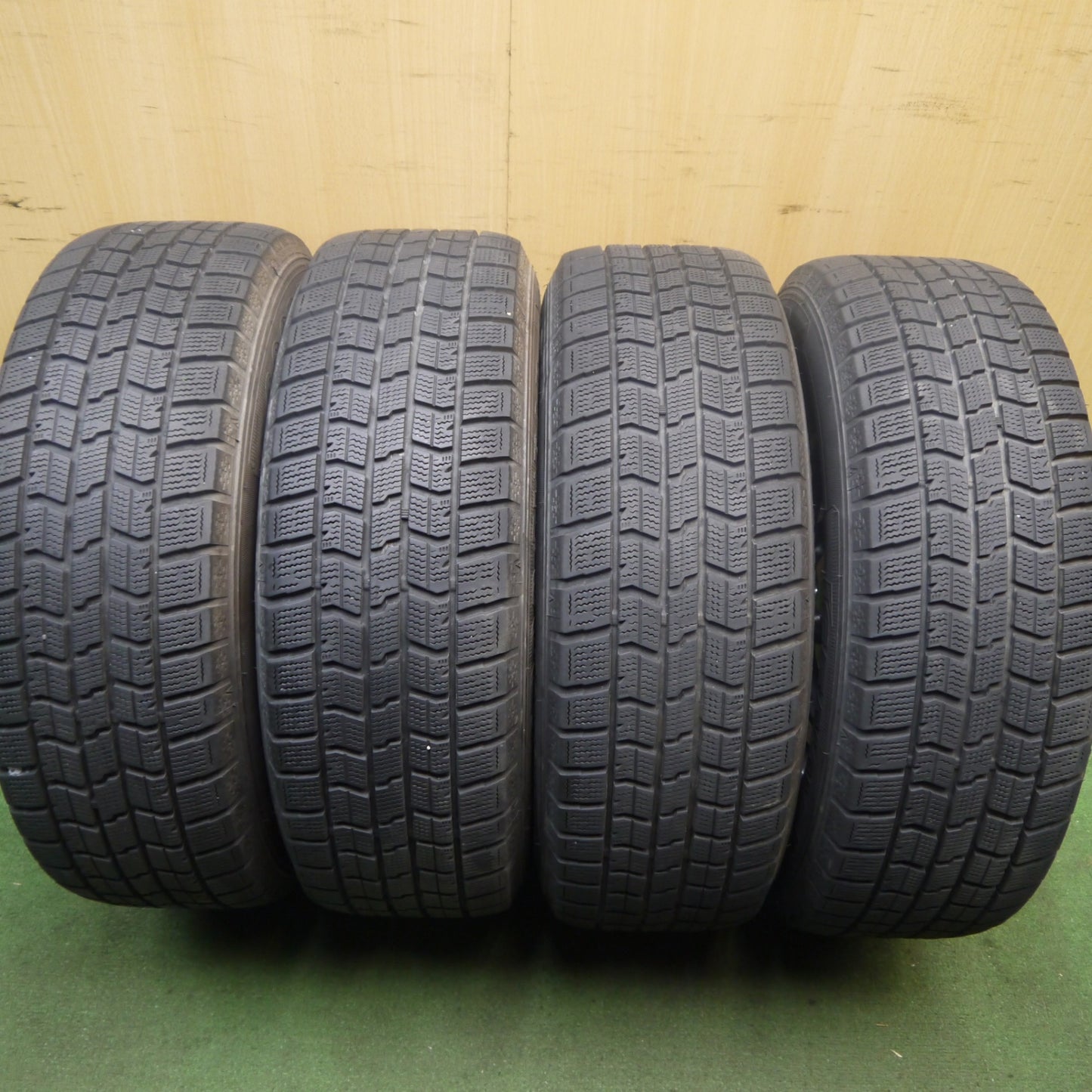 バリ溝!キレイ!8.5分★スタッドレス 195/65R15 グッドイヤー アイスナビ7 VELVA SPORT ヴェルヴァ 15インチ PCD114.3/5H★5092403Hス