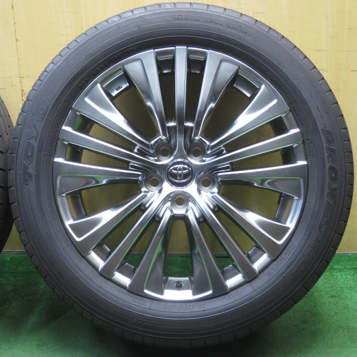 バリ溝!23年!キレイ!9.5分★トヨタ 80系 ハリアー Zグレード 純正 225/55R19 トーヨー プロクセス R46A 19インチ PCD114.3/5H★5072102NJノ