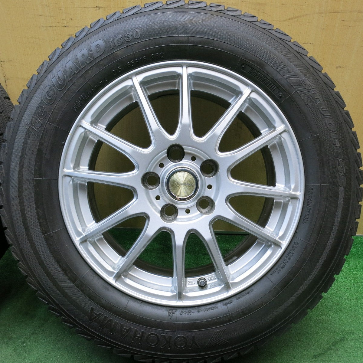 4本価格★スタッドレス 215/65R16 ヨコハマ アイスガード iG30 GRASS グラス 16インチ PCD114.3/5H★5080911HAス