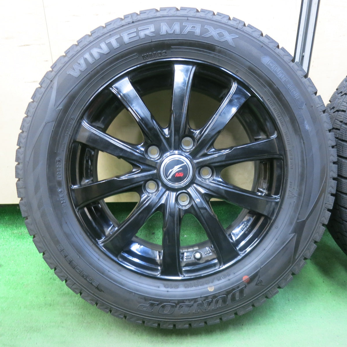 バリ溝!22年!キレイ!9.5分★スタッドレス 195/65R15 ダンロップ ウインターマックス WM02 Fang ファング 15インチ PCD114.3/5H★5092903SKス