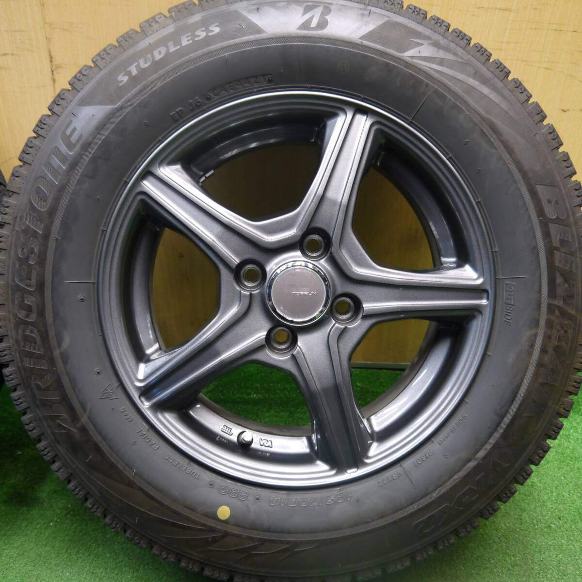 バリ溝!21年!キレイ!8.5分★スタッドレス 185/70R14 ブリヂストン ブリザック VRX2 TOPRUN トップラン 14インチ PCD100/4H★5032407Hス