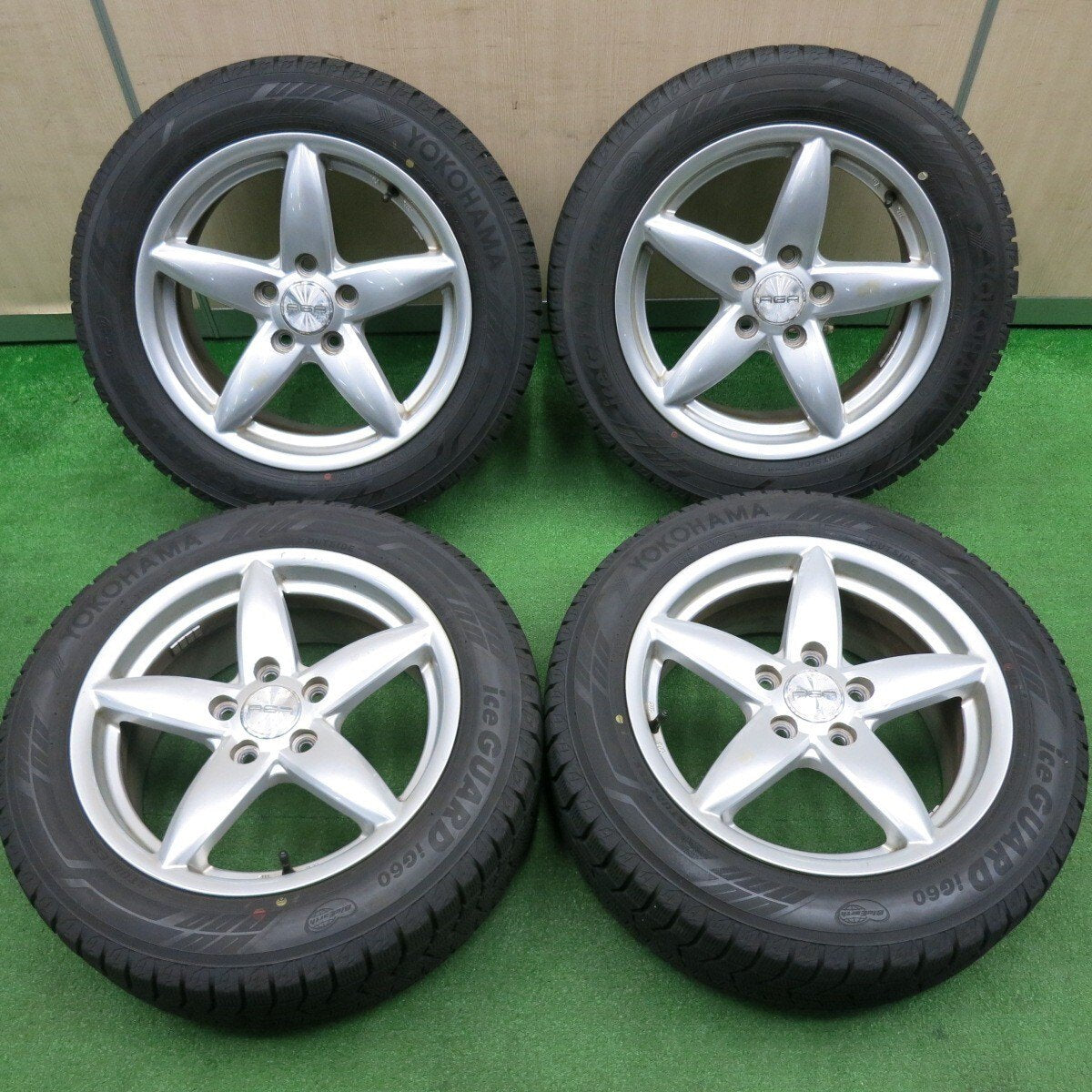 バリ溝!21年!9.5分★ワーゲン等 AGA TARGA 205/55R16 スタッドレス ヨコハマ アイスガード iG60 16インチ PCD112/5H★4112707TNス