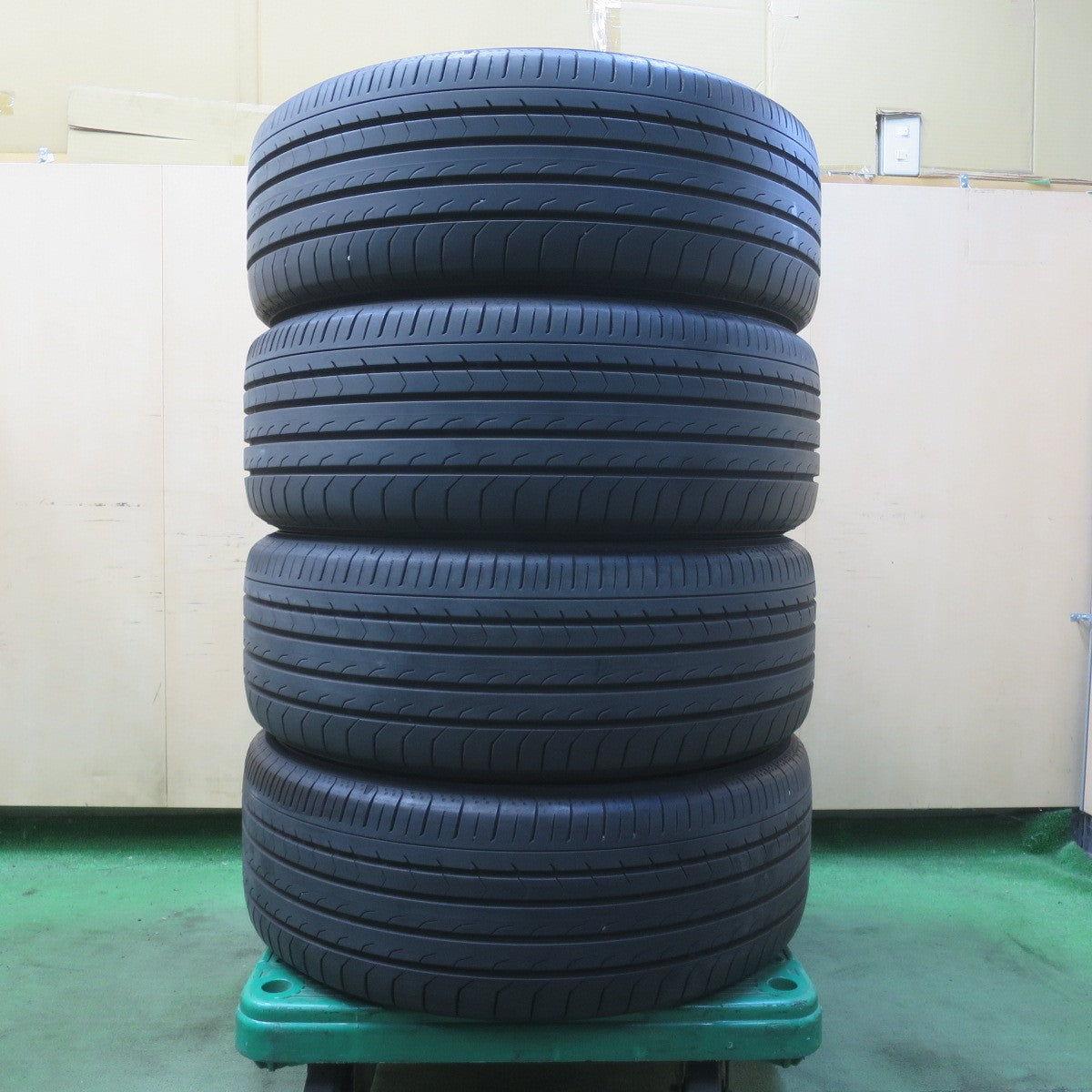 バリ溝!キレイ!9.5分★トヨタ C-HR 純正 225/50R18 ヨコハマ BluEarth-RV RV03 18インチ CHR PCD114.3/5H★6031410イノ