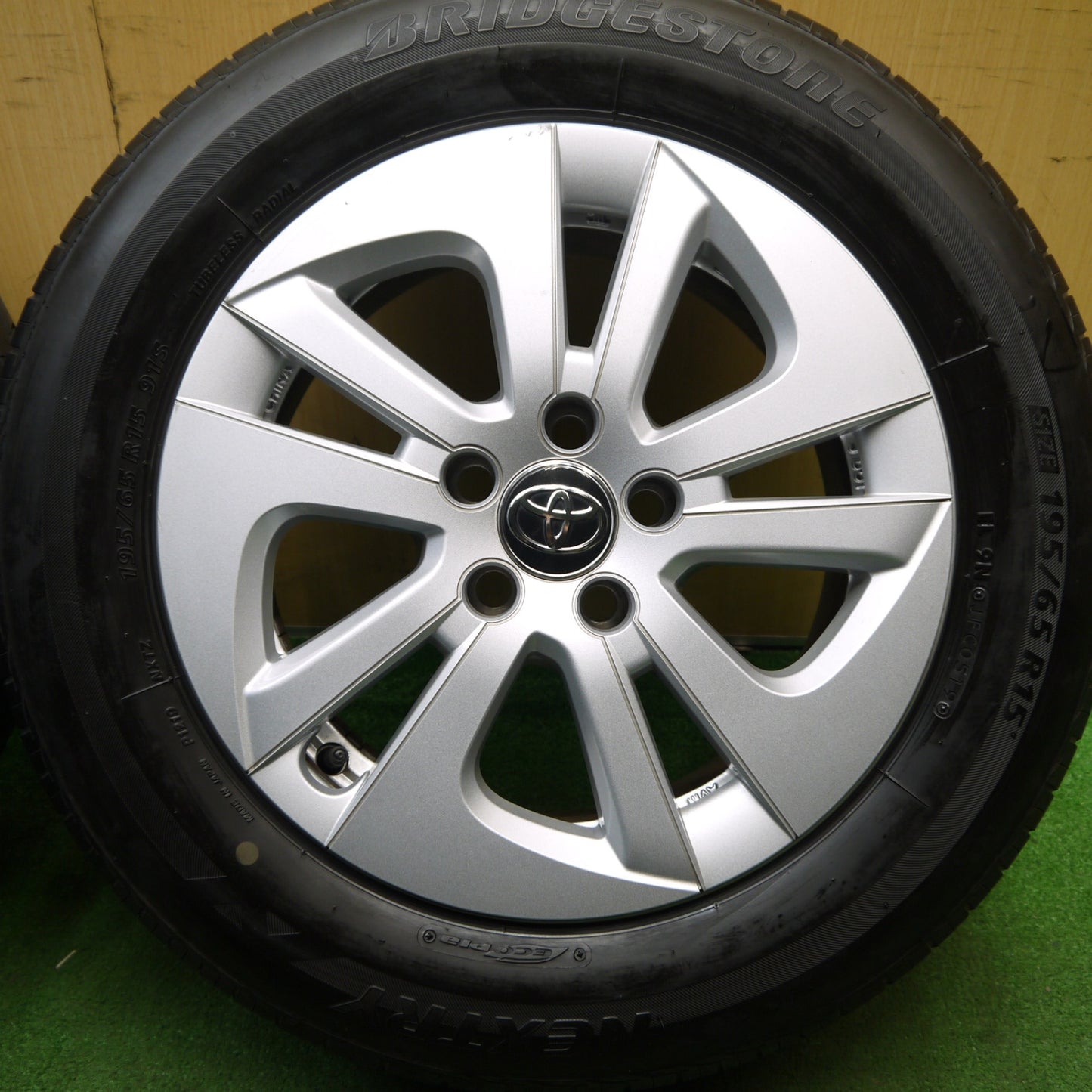 キレイ★トヨタ 50系 プリウス 純正 195/65R15 ブリヂストン ネクストリー エコピア 15インチ PCD100/5H★5042811Hノ