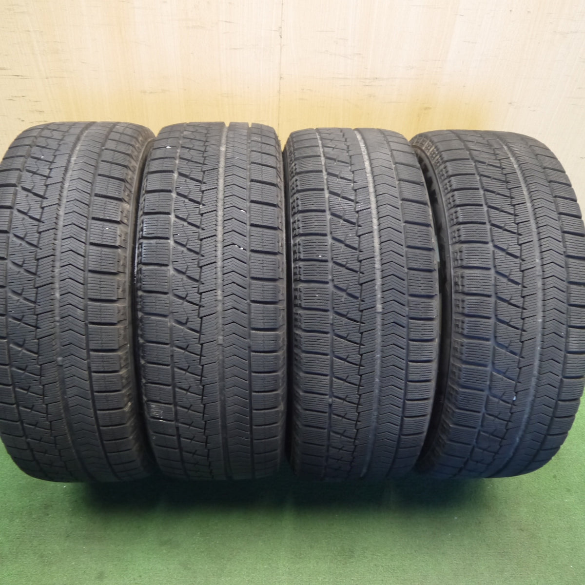 バリ溝!キレイ!9.5分以上◎スタッドレス 205/55R16 ブリヂストン ブリザック VRX ravrion RS01 ラブリオン 16インチ PCD114.3/5H◎6082505Hス