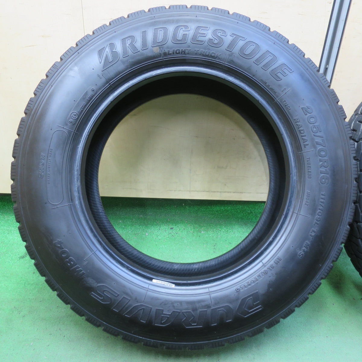 超バリ溝!9.5分以上★トラック タイヤ 205/70R16 111/109L ブリヂストン デュラビス M804 ミックス オールシーズン DURAVIS 16インチ★5092210イノタ