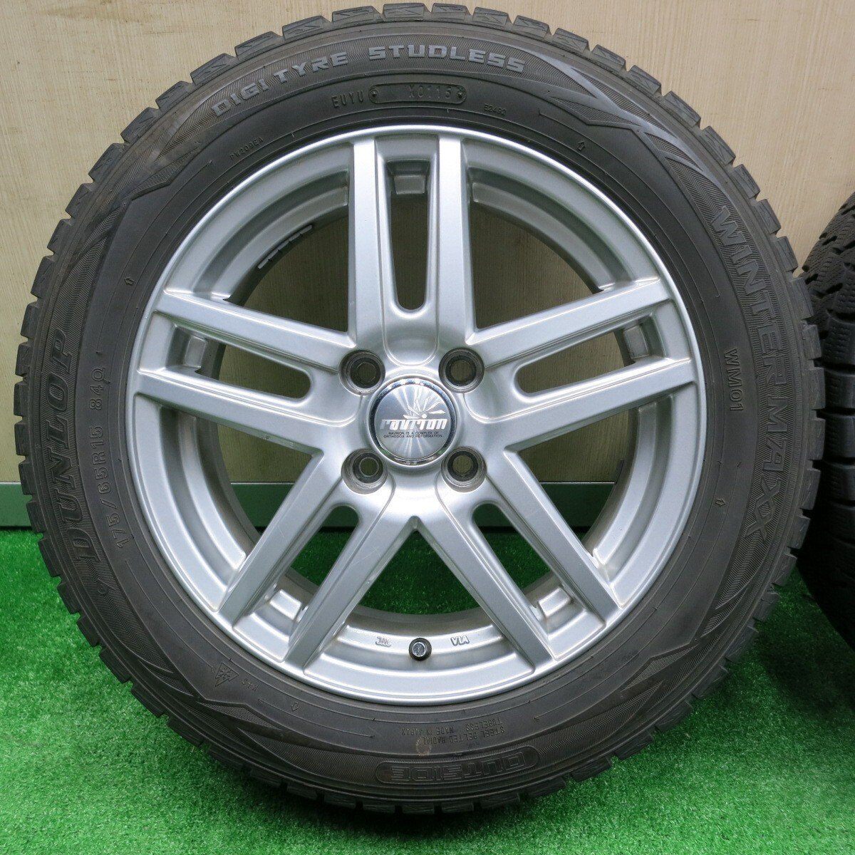 バリ溝!キレイ!9分★スタッドレス 175/65R15 ダンロップ ウインターマックス WM01 ravrion PCD100/4H★4091303NJス