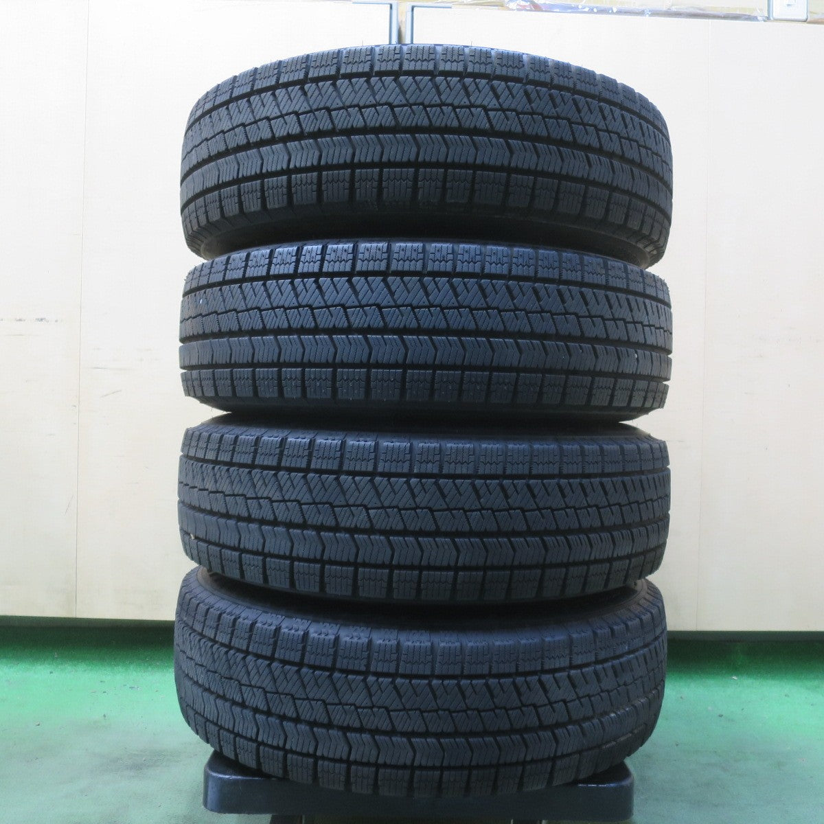 バリ溝!22年!キレイ!9.5分◎スタッドレス 175/70R14 ブリヂストン ブリザック VRX2 BALMINUM DS-M バルミナ 14インチ PCD100/4H◎6100704イス