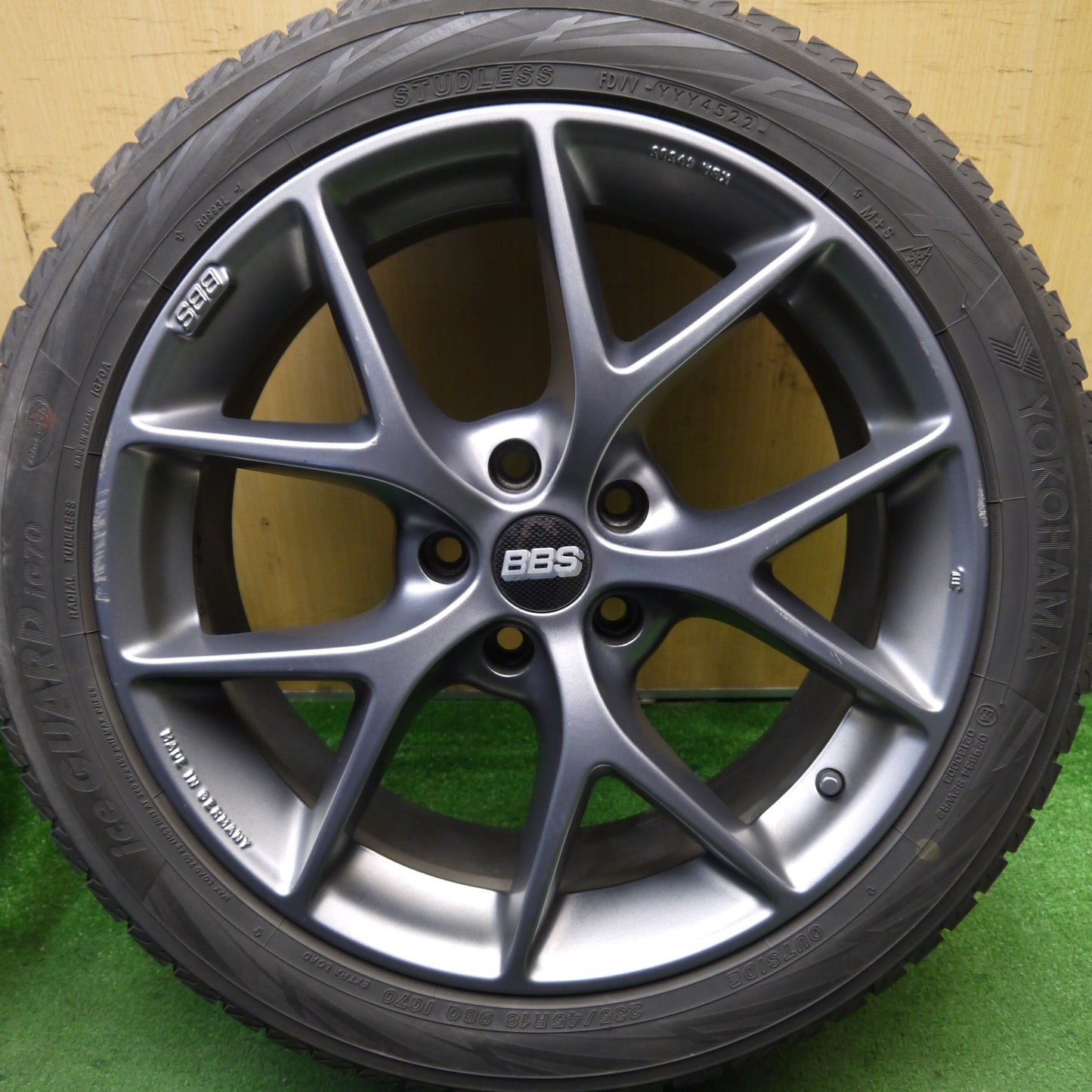 バリ溝!22年!9分★BBS SR014 235/45R18 スタッドレス ヨコハマ アイスガード iG70 18インチ PCD114.3/5H★5060403Hス