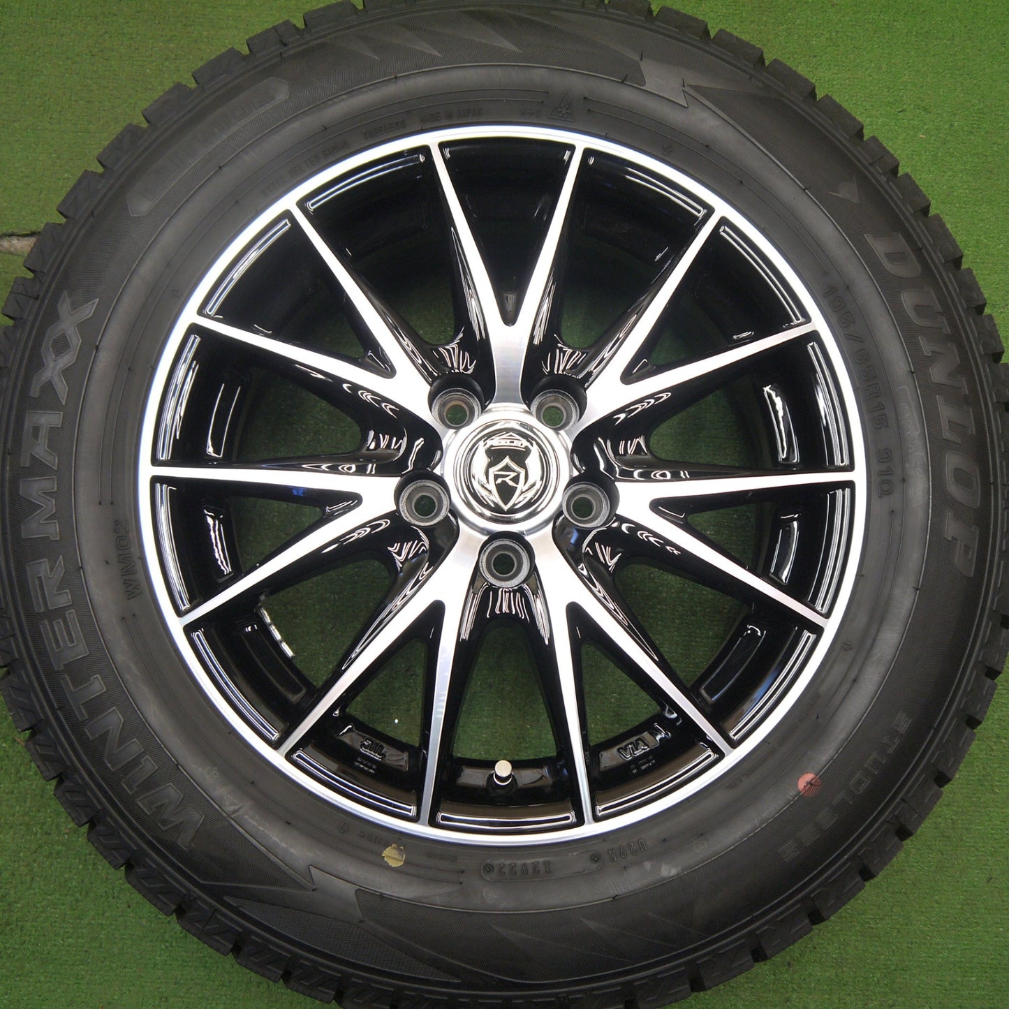 超バリ溝!22年!キレイ!ほぼ10分★プリウス 等 195/65R15 スタッドレス ダンロップ ウインターマックス WM02 RiZLEY ライツレー 15インチ PCD100/5H★5041608Hス