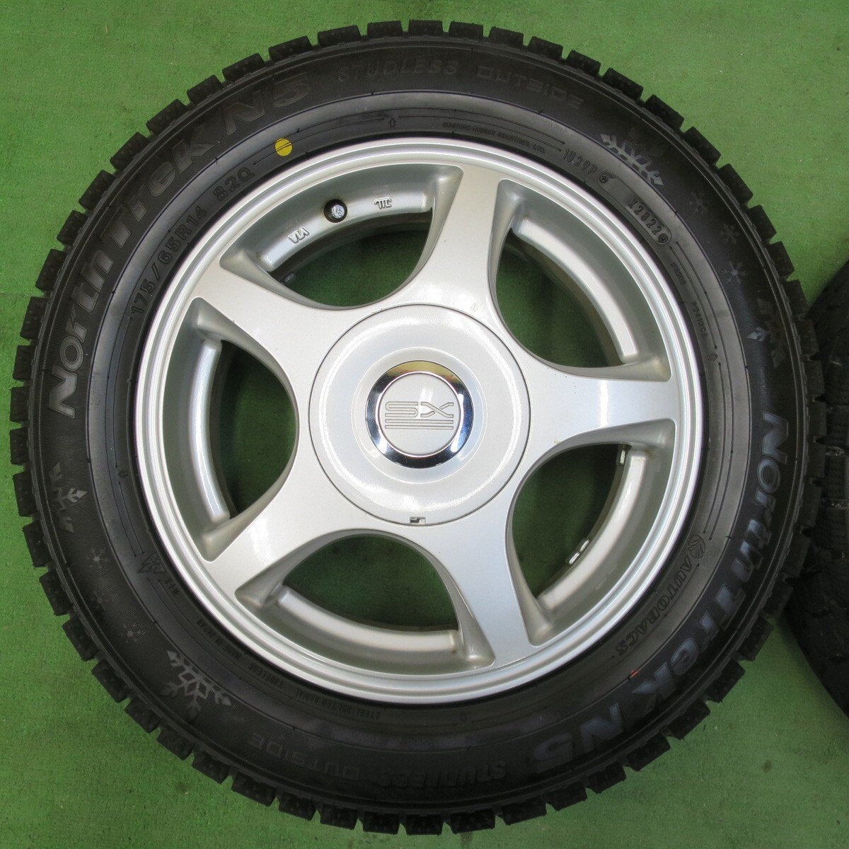 超バリ溝!22年!ほぼ10分★スタッドレス 175/65R14 オートバックス ノーストレック N5 SX-V3 14インチ PCD100 114.3/4H マルチ★5022708イス
