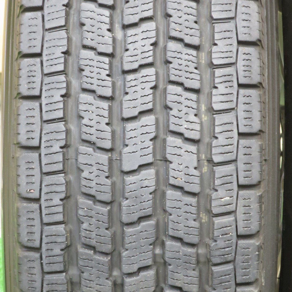 バリ溝!22年!キレイ!9.5分★スタッドレス 195/80R15 107/105L ヨコハマ アイスガード iG91 BISON バイソン 15インチ PCD139.7/6H★5062803TTス
