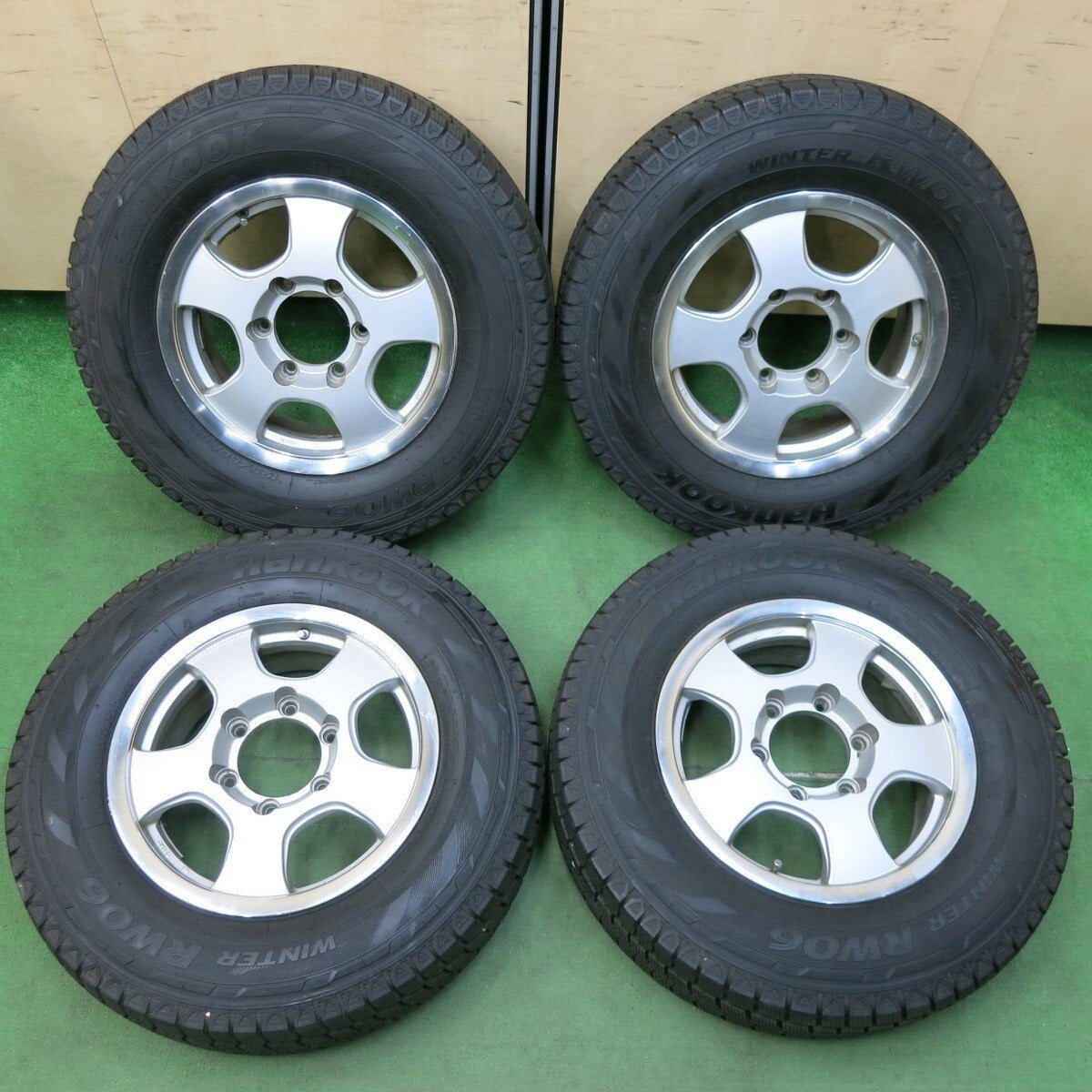 バリ溝!22年!9.5分以上★ハイエース 等 195/80R15 107/105L スタッドレス ハンコック ウインター RW06 社外 アルミ 15インチ PCD139.7/6H★4122508SYス