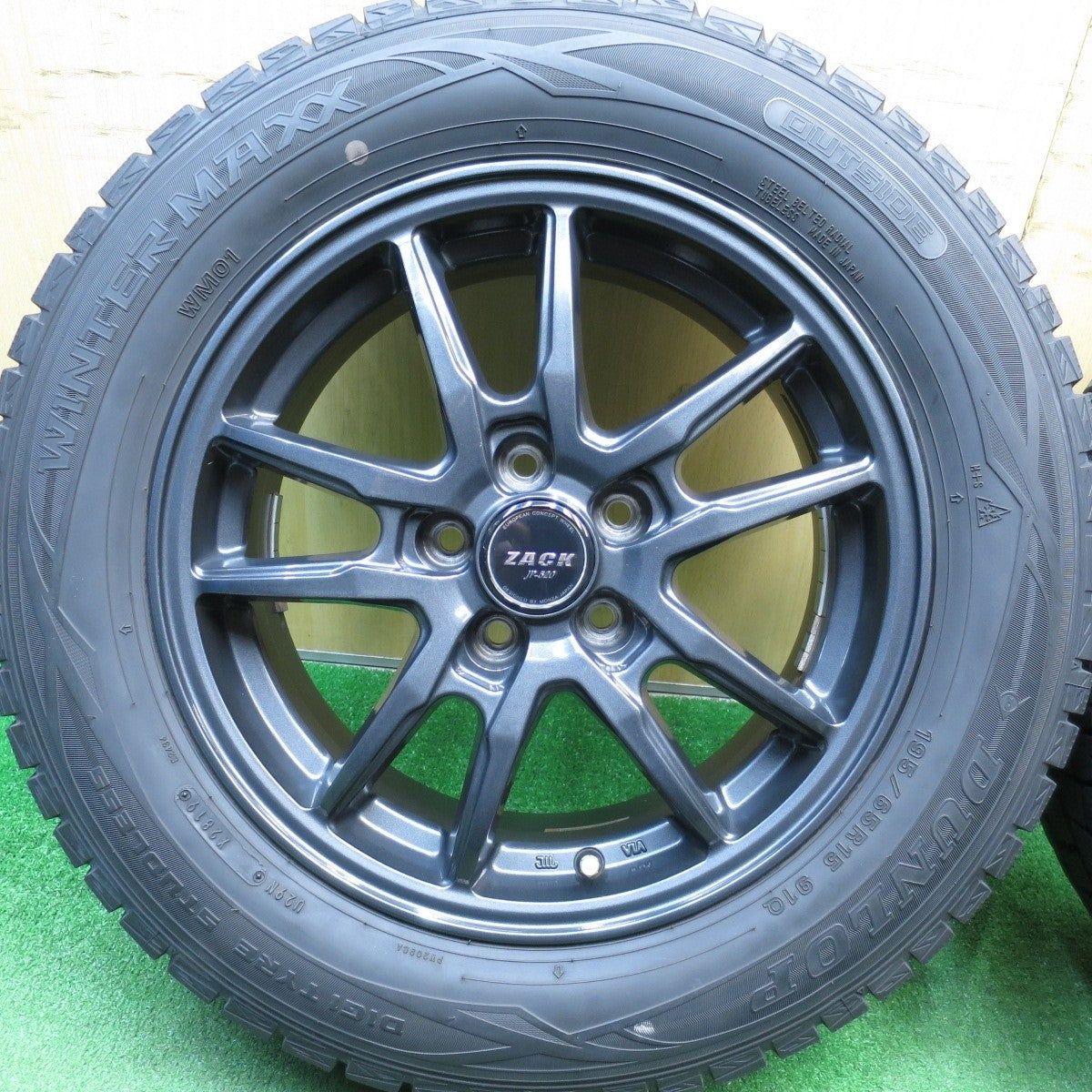バリ溝!キレイ!8.5分★プリウス 等 195/65R15 スタッドレス ダンロップ ウインターマックス WM01 ZACK JP-520 MONZA ザック 15インチ PCD100/5H★5031105Hス