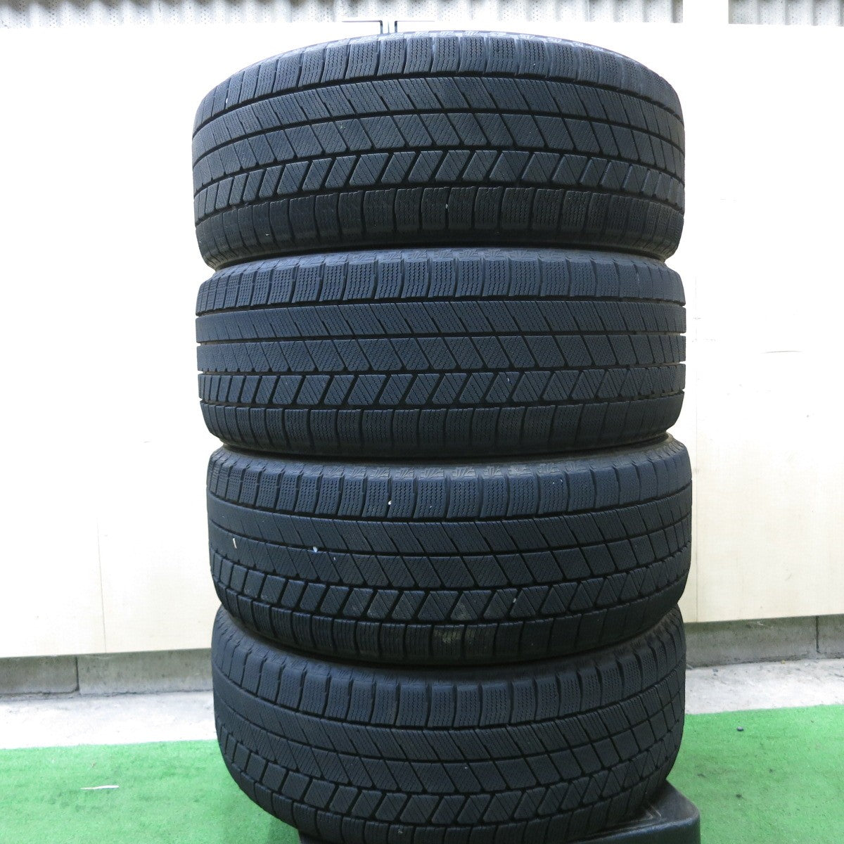バリ溝!22年!8.5分★ベンツ 等 BIASSO BI-01 215/45R17 スタッドレス ブリヂストン ブリザック VRX3 ビアッソ 17インチ PCD112/5H★5091301ナス