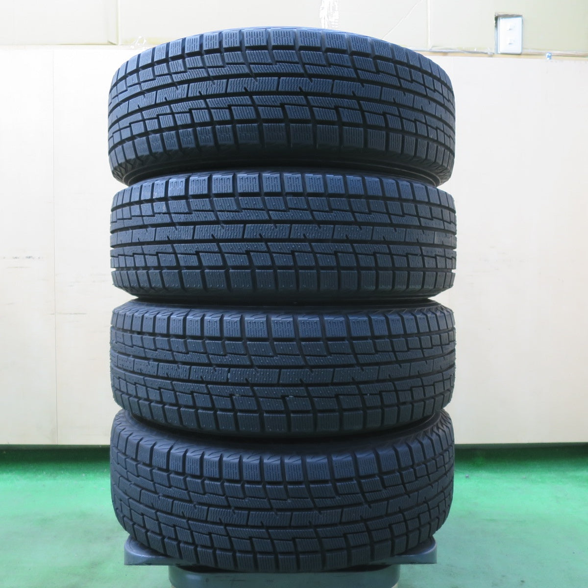 タイヤほぼ未使用!キレイ★スタッドレス 175/65R14 ヨコハマ アイスガード iG30 MANARAY マナレイ 14インチ PCD100/4H★5050209イス