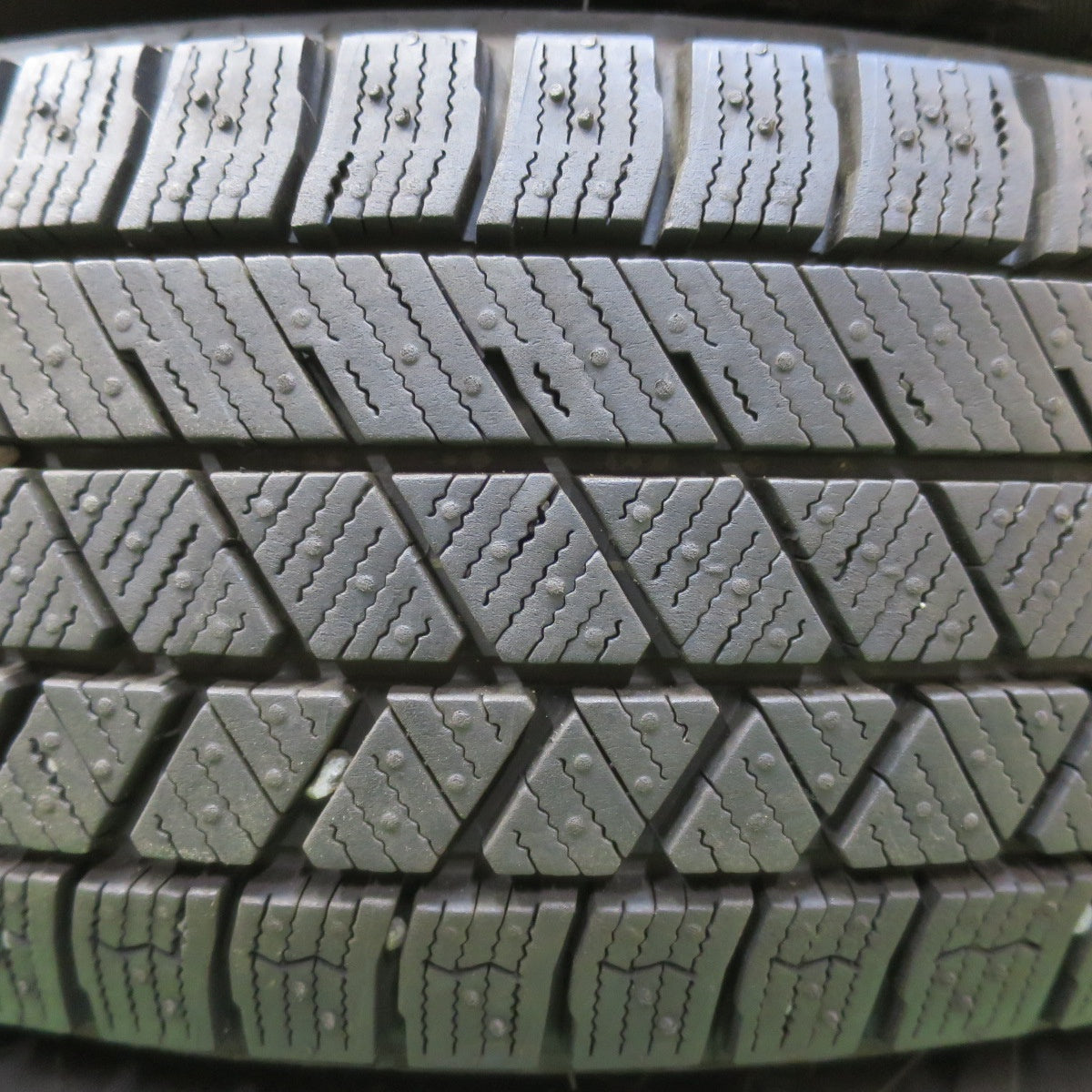 バリ溝!22年!キレイ!ほぼ10分★スタッドレス 165/70R14 ブリヂストン ブリザック VRX3 BALMINUM バルミナ 14インチ PCD100/4H★5042408イス