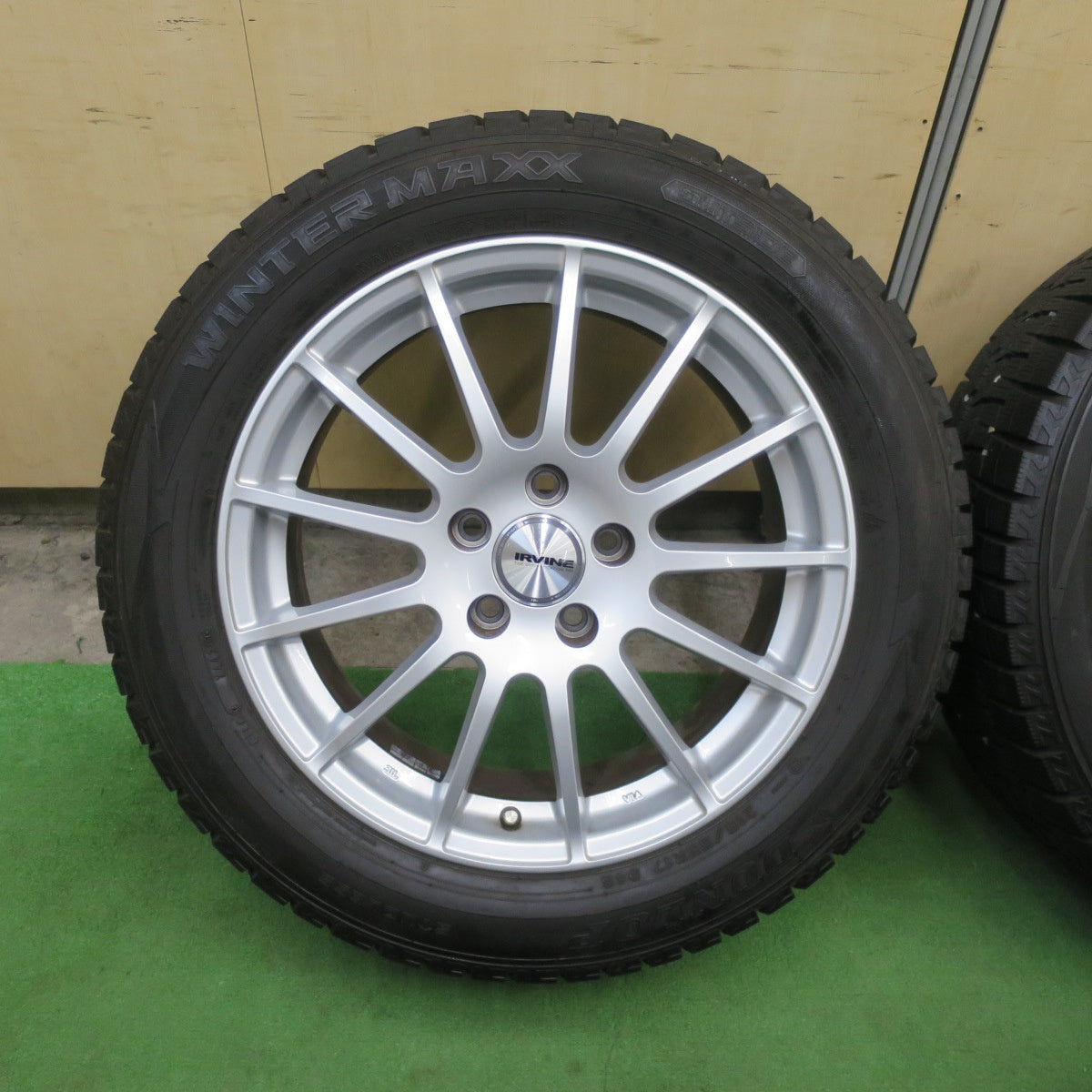 バリ溝!キレイ!9.5分以上★アウディ ワーゲン 等 IRVINE F01 215/55R17 スタッドレス ダンロップ ウインターマックス WM02 17インチ アーヴィン PCD112/5H★6021301TTス