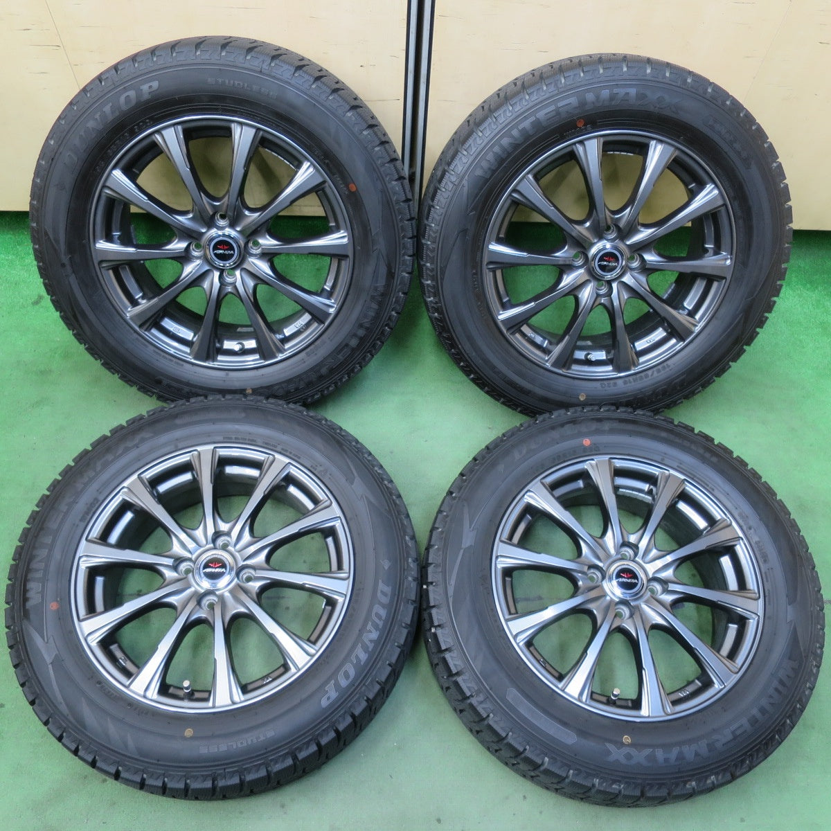 バリ溝!キレイ!9.5分★スタッドレス 195/65R16 ダンロップ ウインターマックス WM02 AIRNOVA エアノヴァ 16インチ PCD100/4H★5102009イス