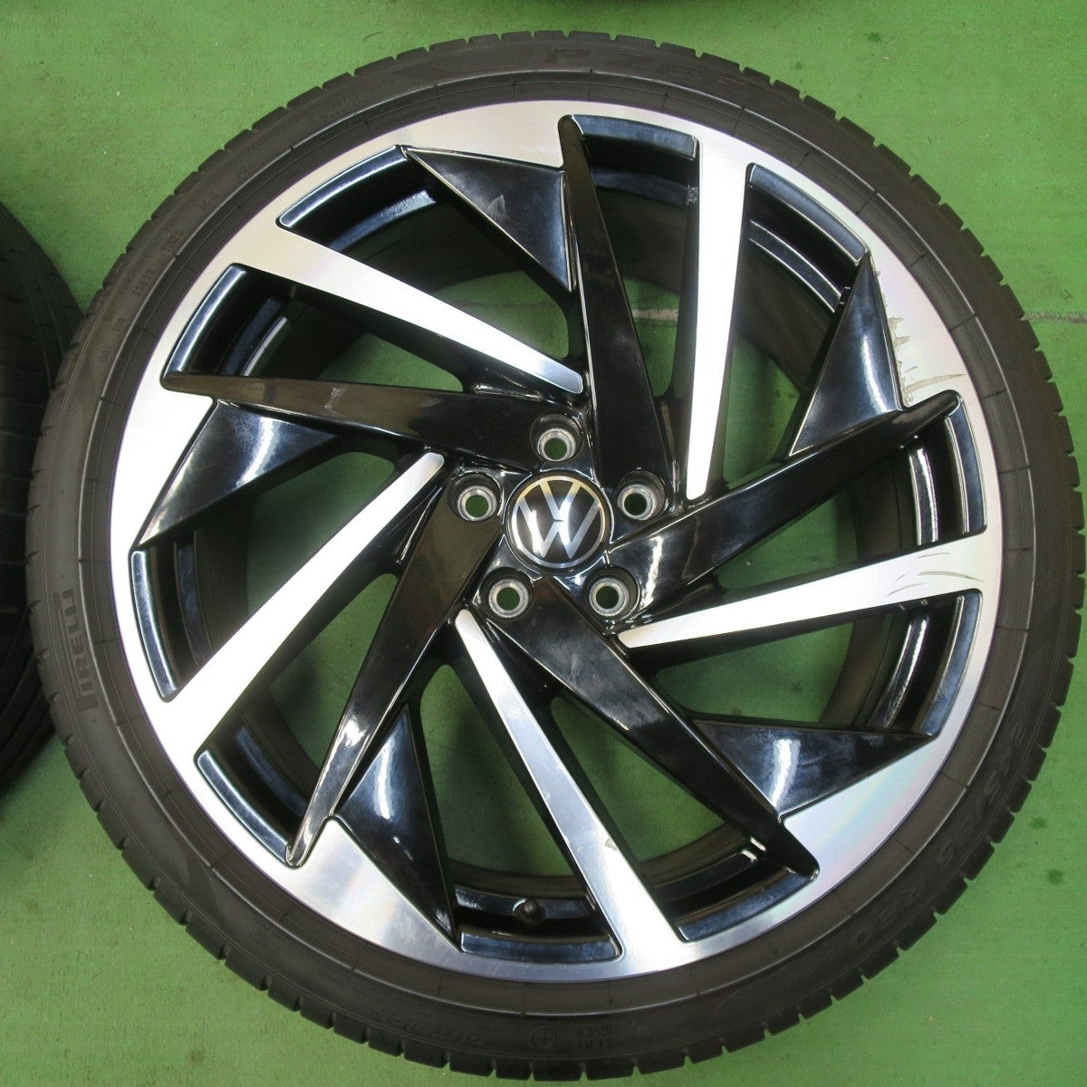 バリ溝!21年!8.5分★ワーゲン アルテオン 純正 245/35R20 ピレリ PZERO TM Pゼロ 20インチ PCD112/5H★5020906IMノ
