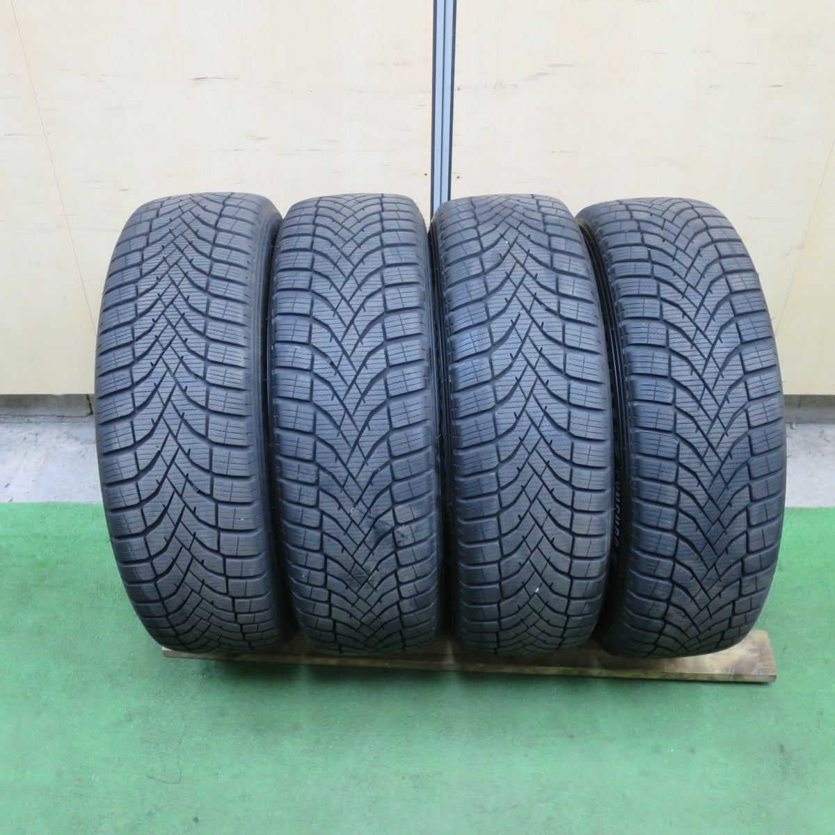 バリ溝!25年!9.5分★日産 C25 セレナ 純正 195/60R16 ダンロップ SYNCHRO WEATHER オールシーズン 16インチ PCD114.3/5H★6021402TTス