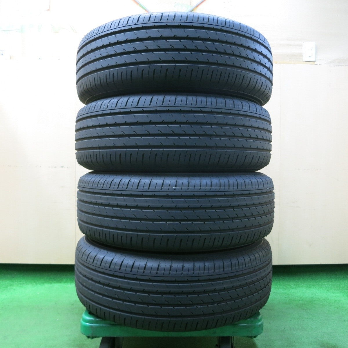 新車外し!24年★トヨタ 40系 ヴェルファイア アルファード 純正 225/65R17 ヨコハマ アドバン V03 PCD120/5H★4041806イノ