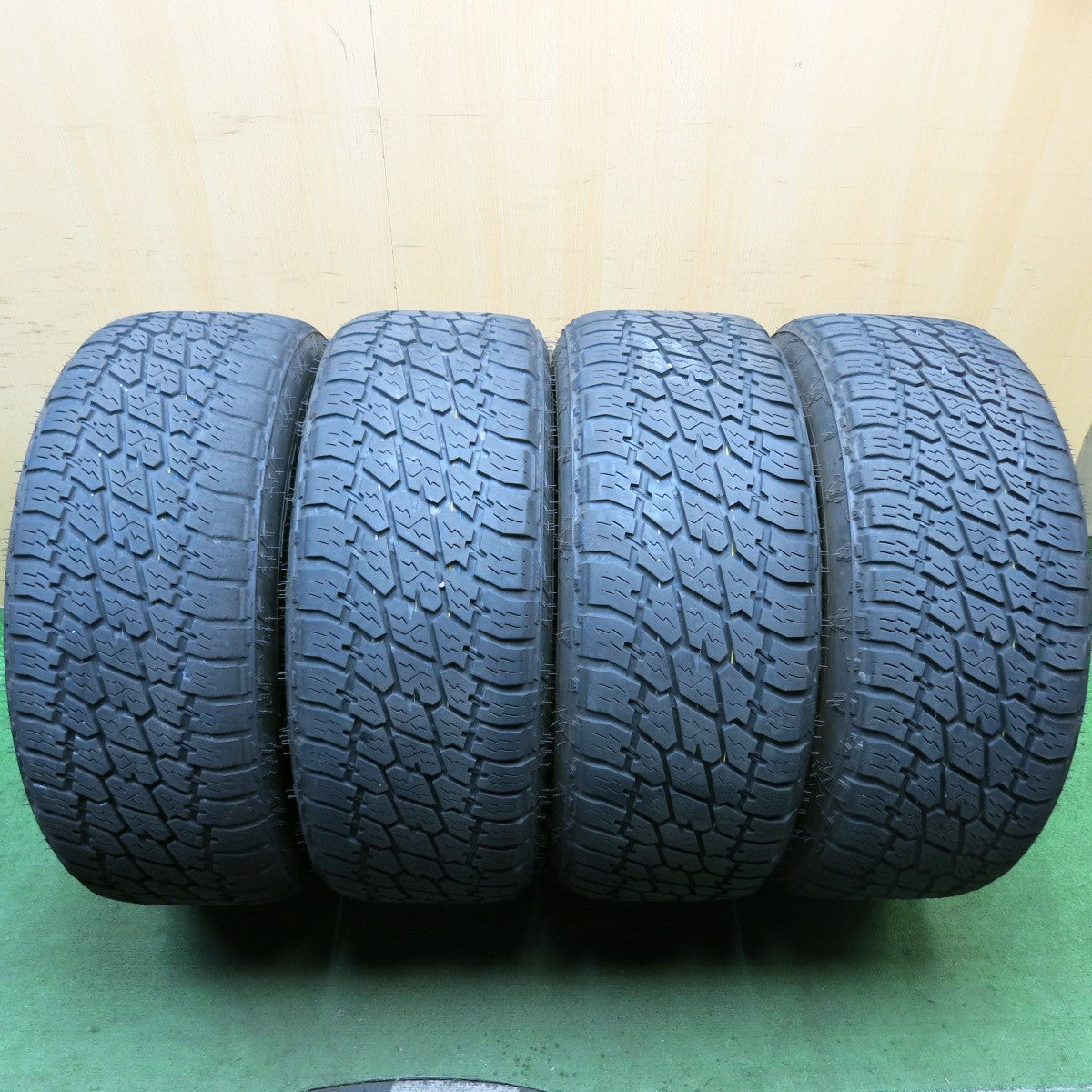 バリ溝!22年!キレイ!8.5分★275/55R20 ニットー A/T TERRA GRAPPLER G2 FUEL フューエル 20インチ PCD139.7 150/5H マルチ★5091401HAノ