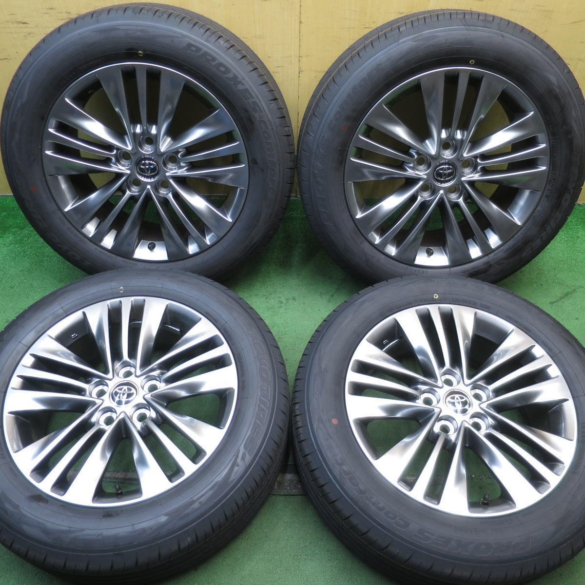 新車外し!25年★トヨタ 40系 アルファード ヴェルファイア 純正 225/60R18 トーヨー プロクセス Comfort コンフォート 18インチ PCD120/5H★5081106NJノ
