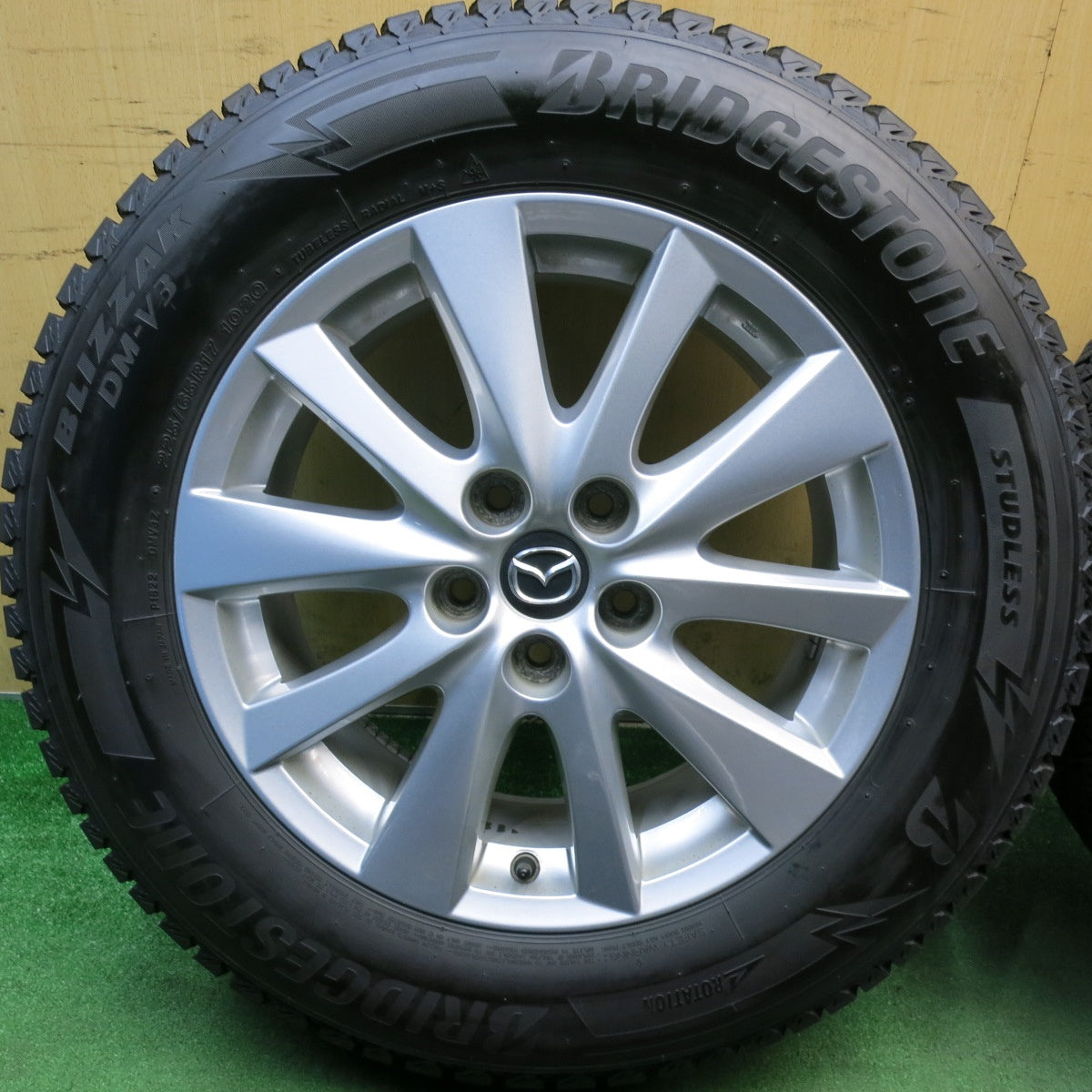 バリ溝!25年!キレイ!ほぼ10分◎マツダ CX-5 純正 225/65R17 スタッドレス ブリヂストン ブリザック DM-V3 17インチ PCD114.3/5H◎6101501HAス