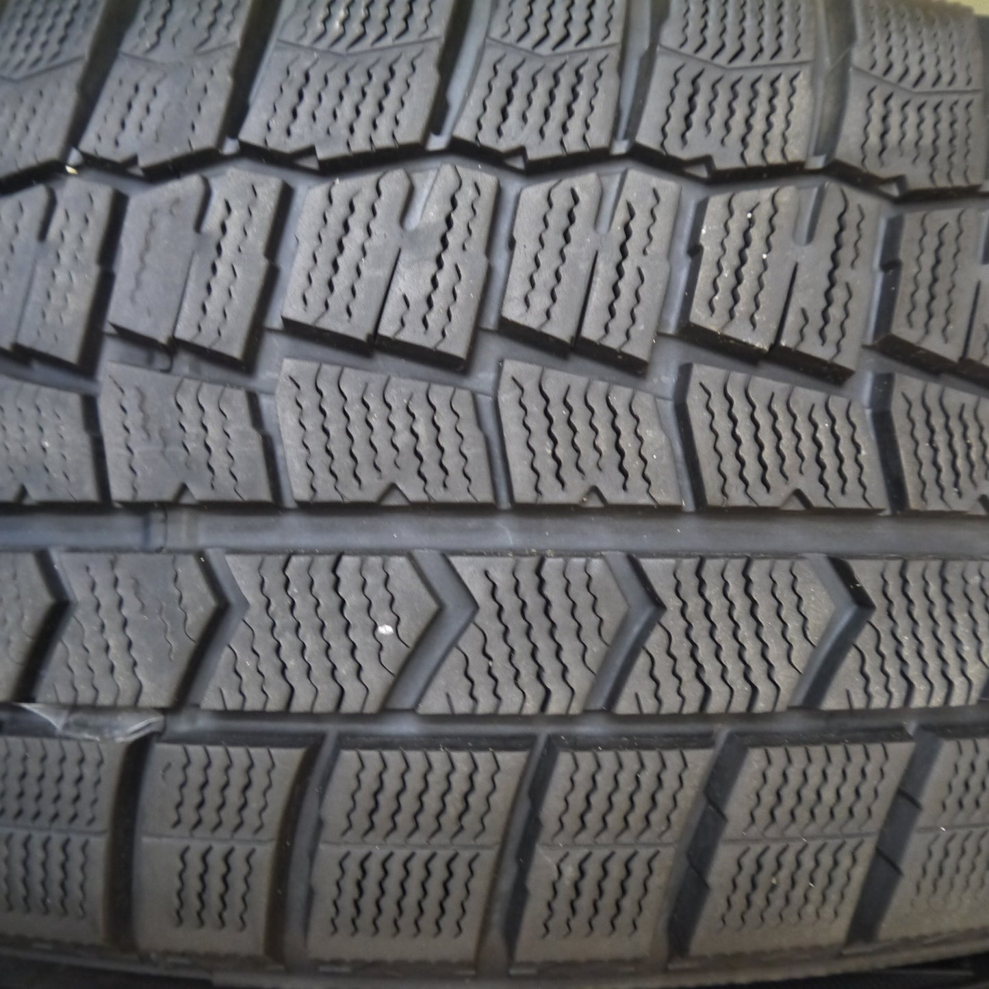 バリ溝!22年!9分★スタッドレス 225/55R17 ダンロップ ウインターマックス WM02 タイヤ 17インチ XV ヴェゼル C-HR WR-V 等★6031603Hスタ