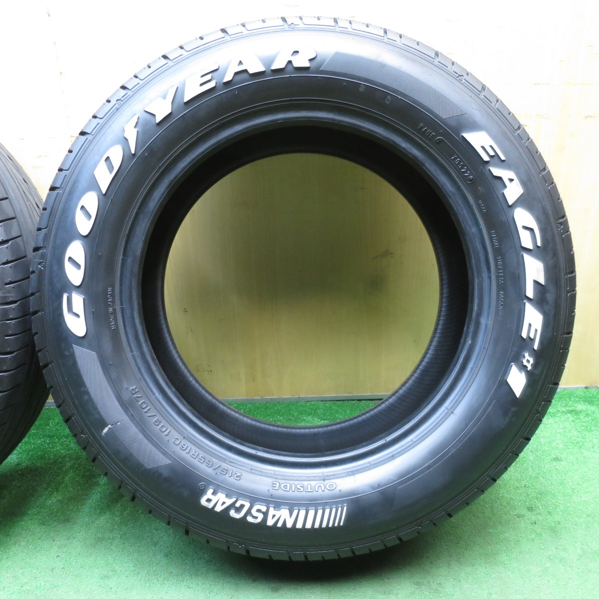 2本価格!22年★215/65R16C 109/107R グッドイヤー イーグル #1 ナスカー ホワイトレター EAGLE NASCAR タイヤ ハイエース 等★5072101NJノ