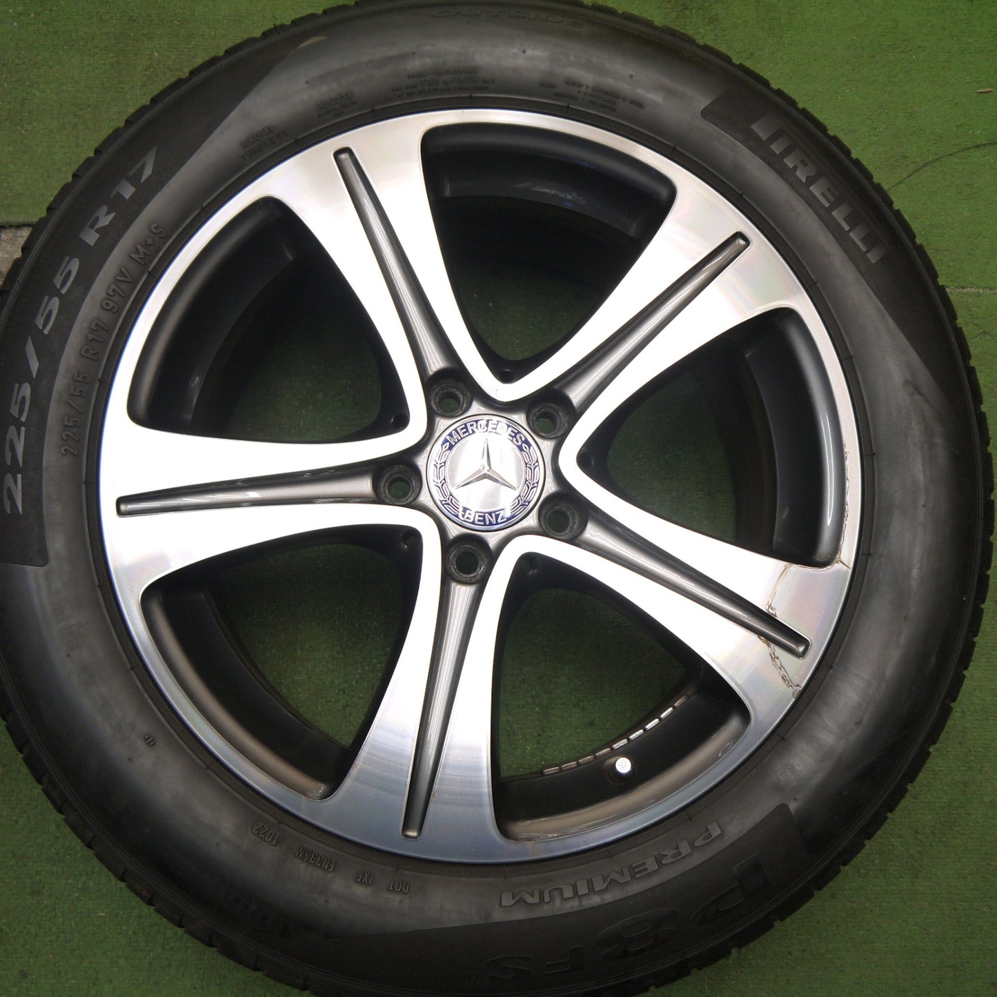 バリ溝!22年!8.5分★ベンツ W213 Eクラス 純正 225/55R17 ピレリ P8 FS PREMIUM 17インチ PCD112/5H★5072805Hノ