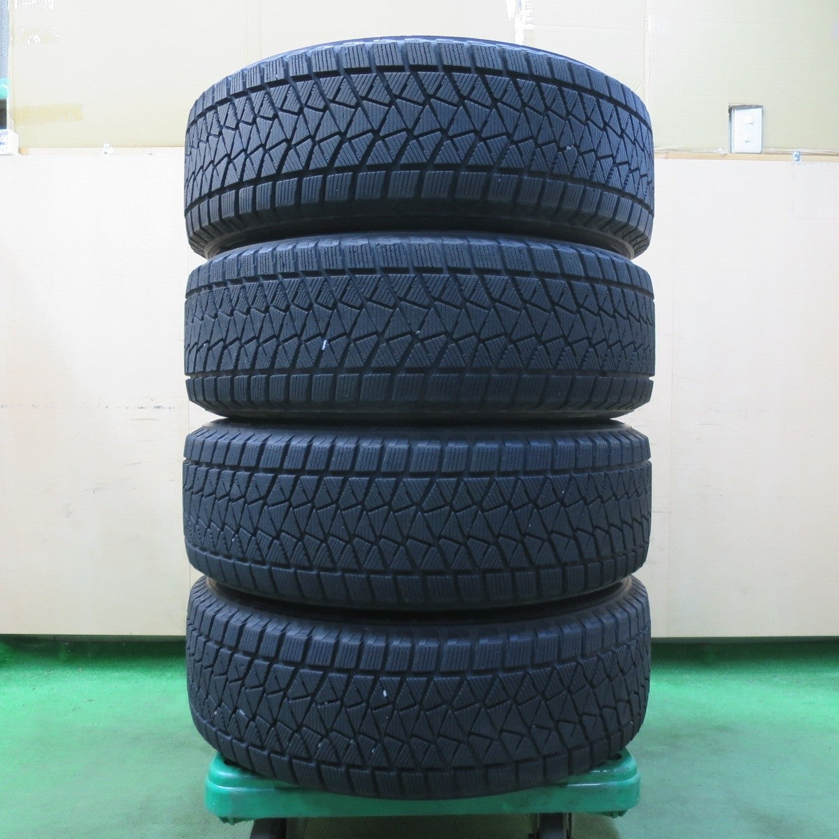 キレイ★スタッドレス 225/65R17 ブリヂストン ブリザック DM-V2 BRANDLE-LINE ブランドル ライン PCD114.3/5H★5011007イス