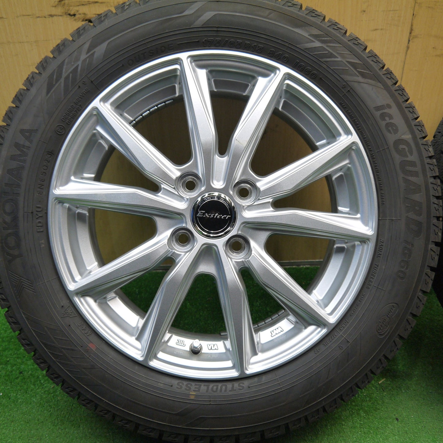 バリ溝!23年!キレイ!ほぼ10分★スタッドレス 175/65R15 ヨコハマ アイスガード iG60 Exsteer エクスター 15インチ PCD100/4H★5042208Hス