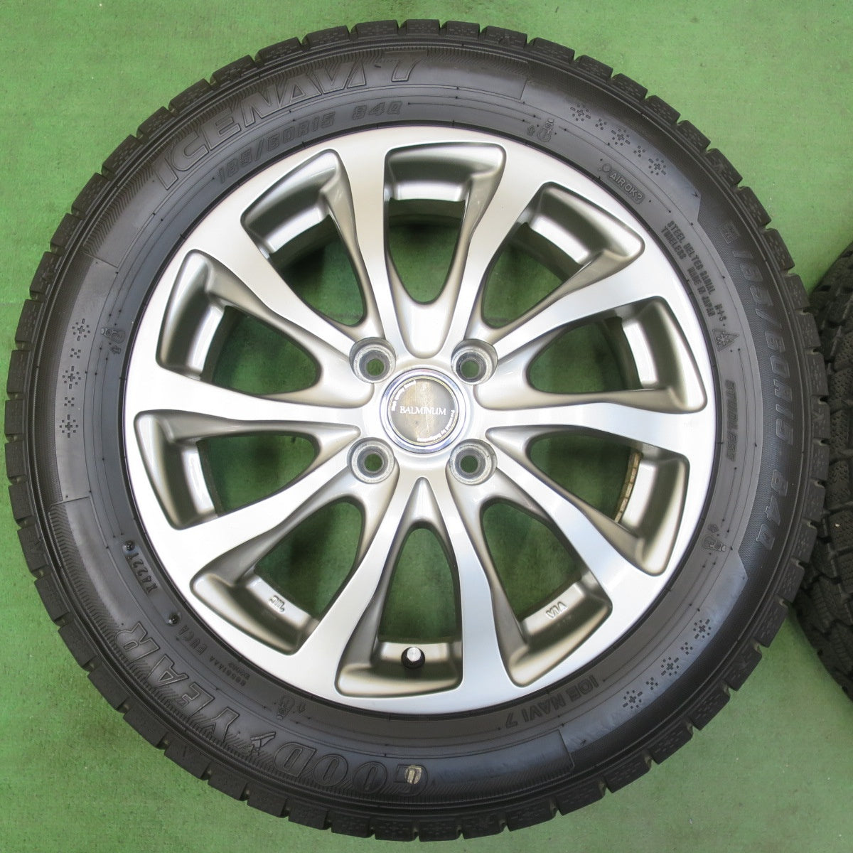 バリ溝!21年!キレイ!9分★スタッドレス 185/60R15 グッドイヤー アイスナビ7 BALMINUM バルミナ 15インチ PCD100/4H★5042908イス