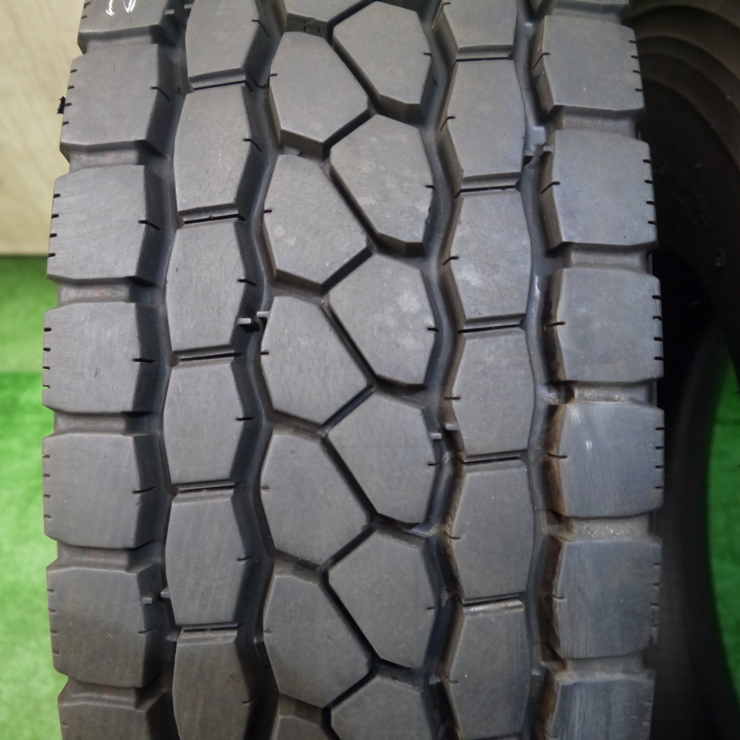 バリ溝!24年!9.5分!2本★トラック タイヤ 265/70R19.5 140/138J ブリヂストン エコピア M801Ⅱ ミックス オールシーズン 19.5インチ★5060905KKノタ