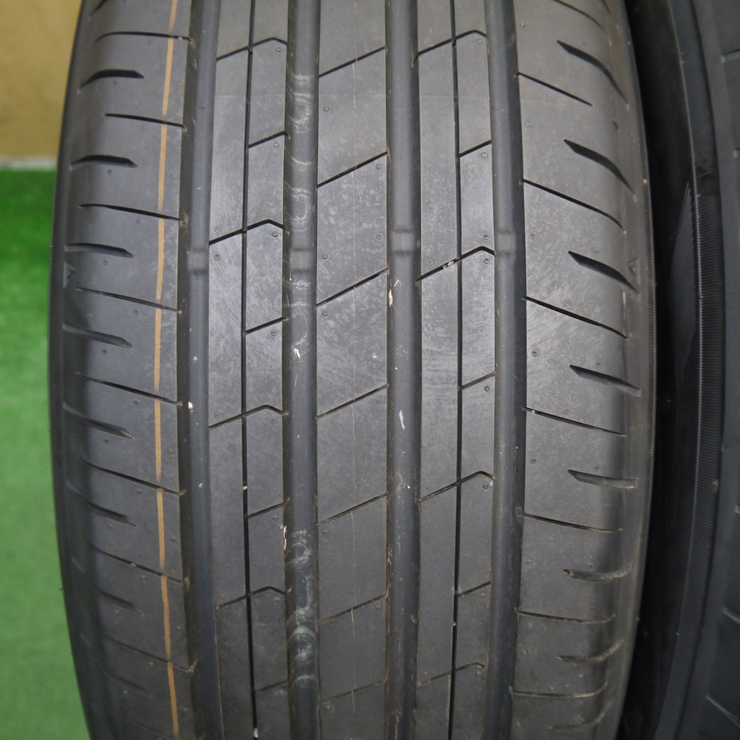 新車外し!26年★225/60R18 トーヨー プロクセス Comfort コンフォート タイヤ 18インチ 40系 アルファード ハリアー CX-5 RAV4 等★6070107KKノタ