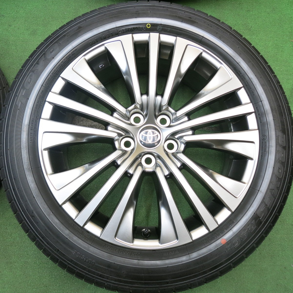 新車外し!25年★トヨタ 80系 ハリアー Zグレード 純正 225/55R19 トーヨー プロクセス R46A 19インチ PCD114.3/5H★5070105HAノ