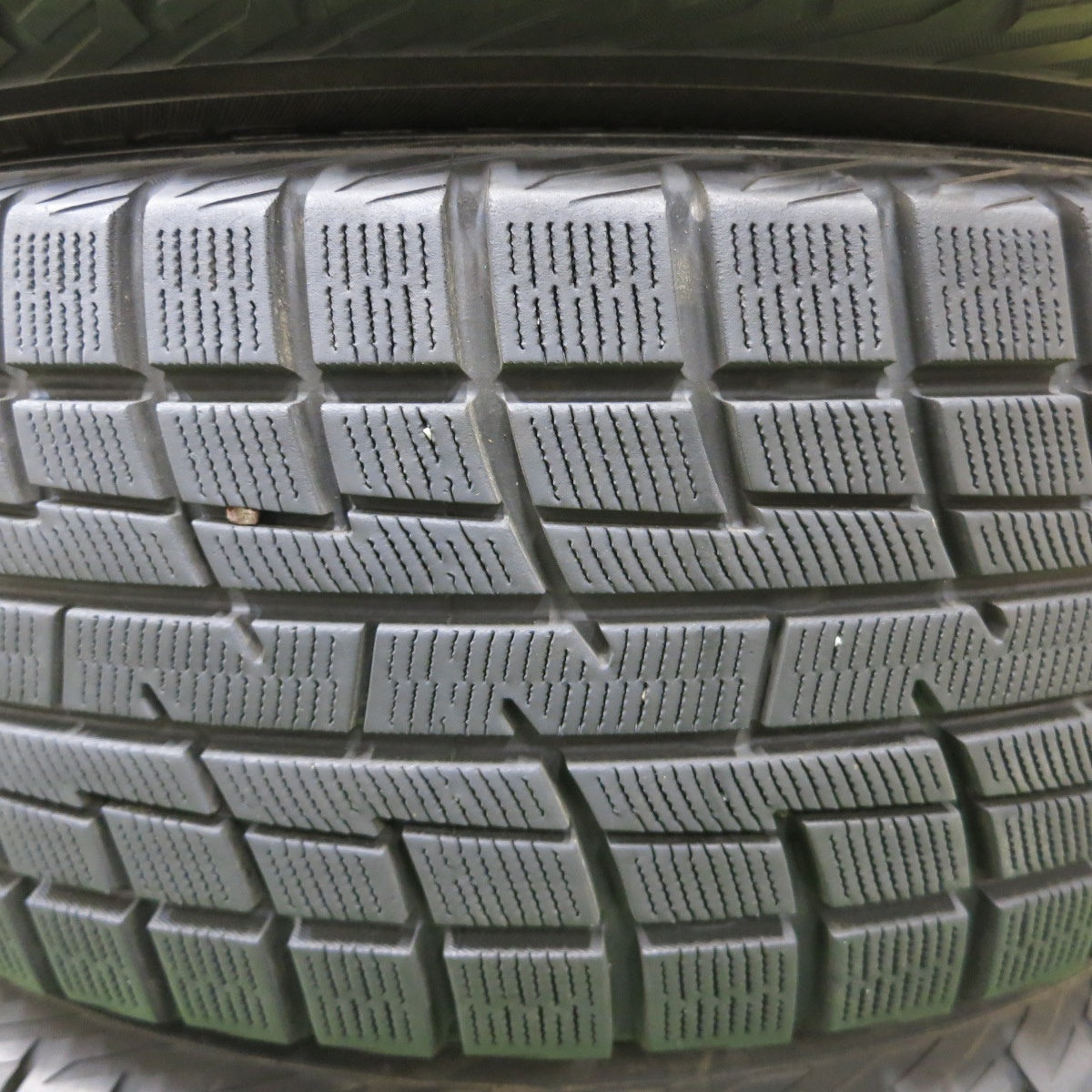 バリ溝!キレイ!9.5分以上★スタッドレス 215/60R16 ヨコハマ アイスガード iG30 AXEL アクセル 16インチ PCD114.3/5H★5041603ナス