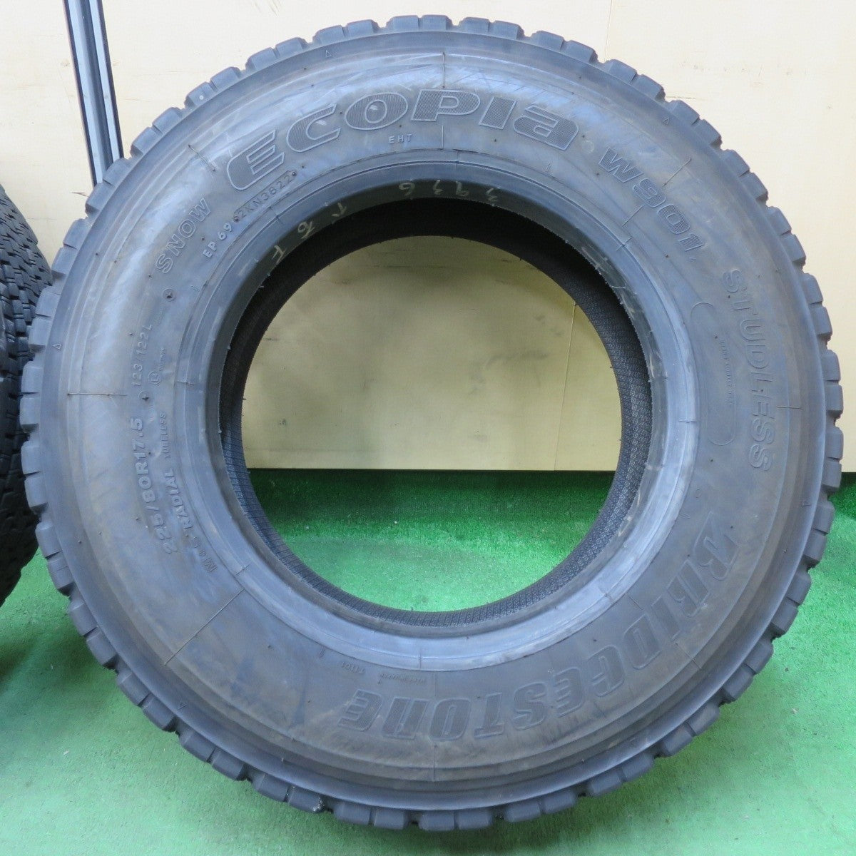 4本価格!22年★トラック タイヤ 225/80R17.5 123/122L スタッドレス ブリヂストン エコピア W901 Z 17.5インチ★5011510イスタ