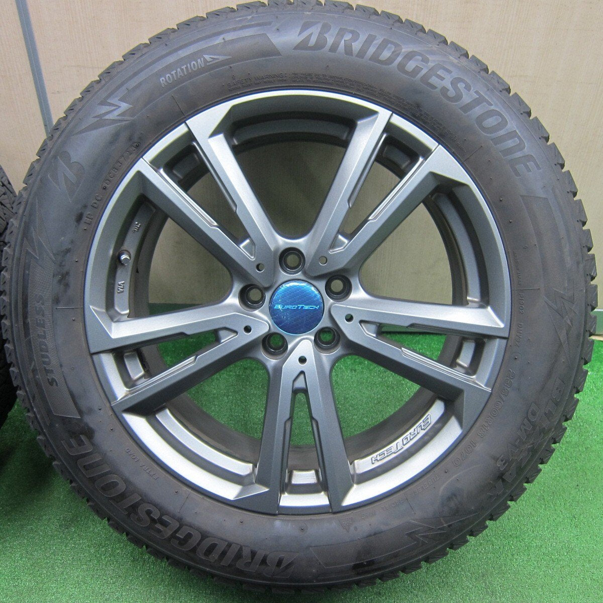 バリ溝!23年!キレイ!9分★ボルボ 等 EUROTECH 235/60R18 スタッドレス ブリヂストン ブリザック DM-V3 ユーロテック PCD108/5H★4121407TNス