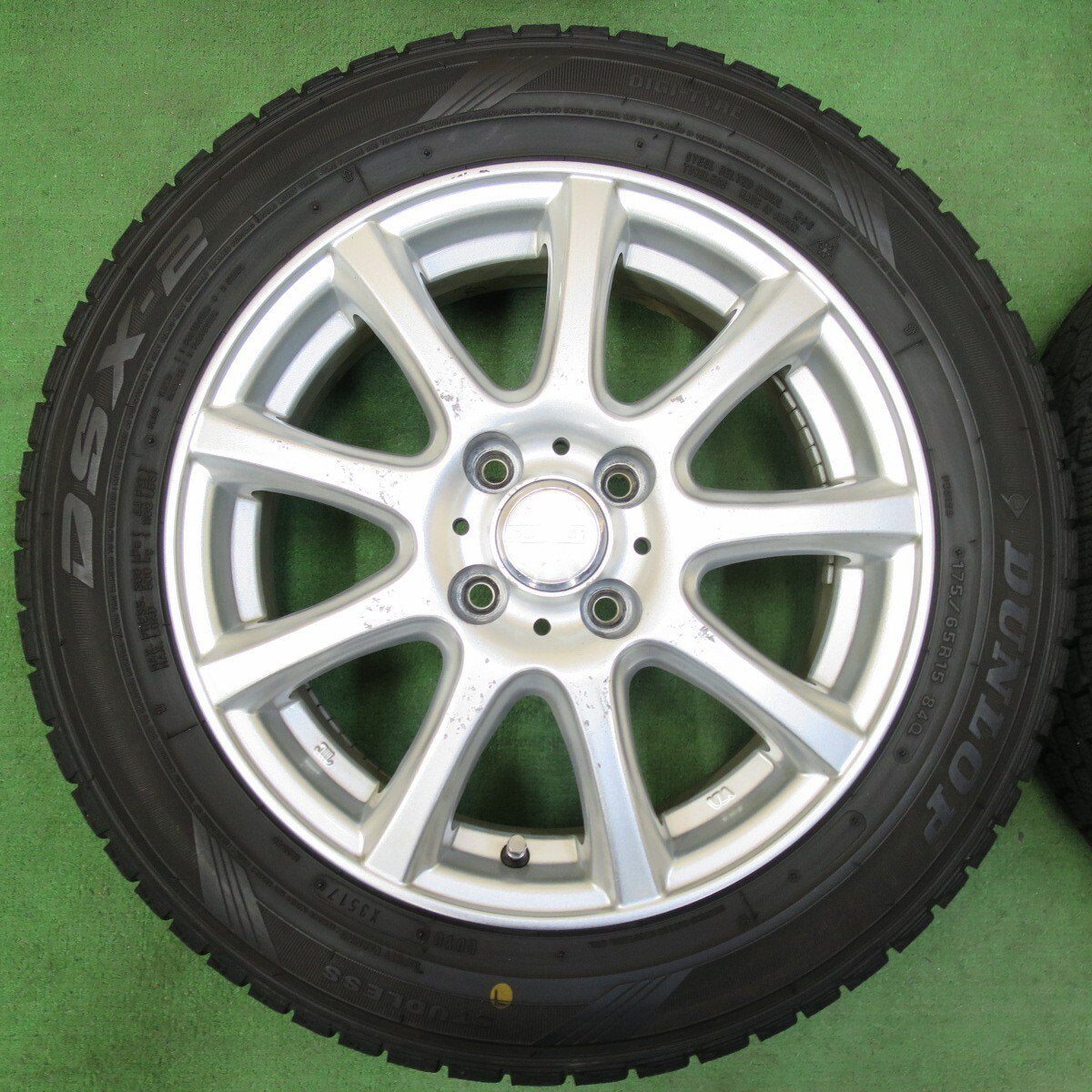 4本価格★スタッドレス 175/65R15 ダンロップ DSX-2 DUFACT デュファクト 15インチ PCD100/4H★4113013イス