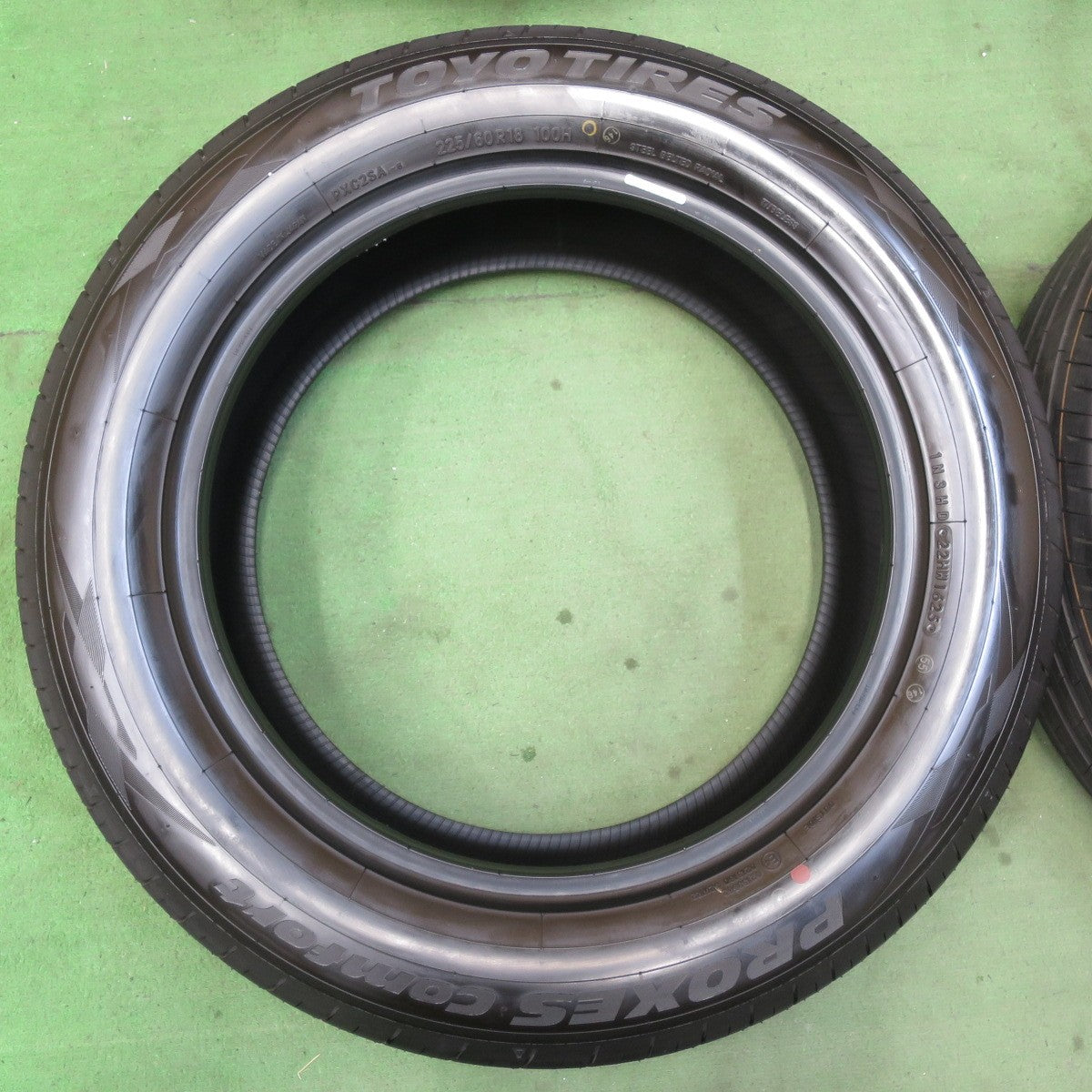 新車外し!25年★225/60R18 トーヨー プロクセス Comfort コンフォート 18インチ タイヤ 40系 アルファード ハリアー RAV4 等★5063008イノタ