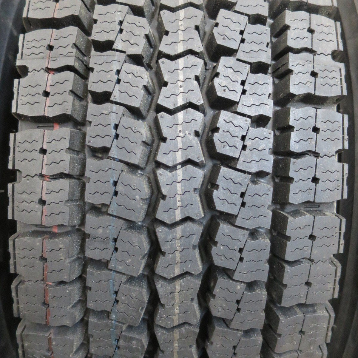 未使用!23年★トラック タイヤ 265/70R19.5 140/138J スタッドレス トーヨー M919 19.5インチ★5010610イスタ