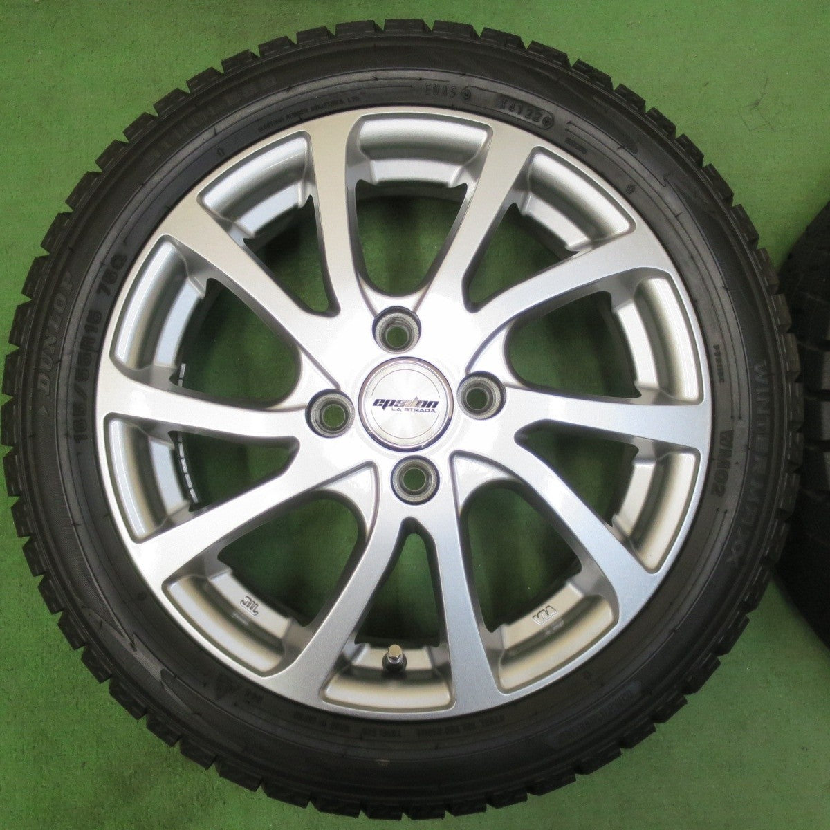 超バリ溝!22年!キレイ!ほぼ10分★スタッドレス 165/55R15 ダンロップ ウインターマックス WM02 epsdon LA STRADA 15インチ 軽自動車 N-BOX タント 等 PCD100/4H★5031506イス
